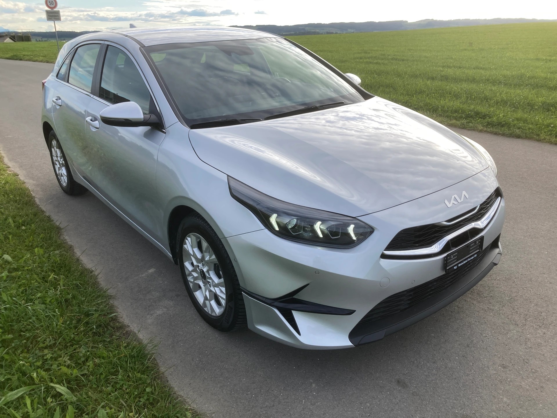 KIA Ceed 1.5 T-GDi MHEV Power DCT-image-1