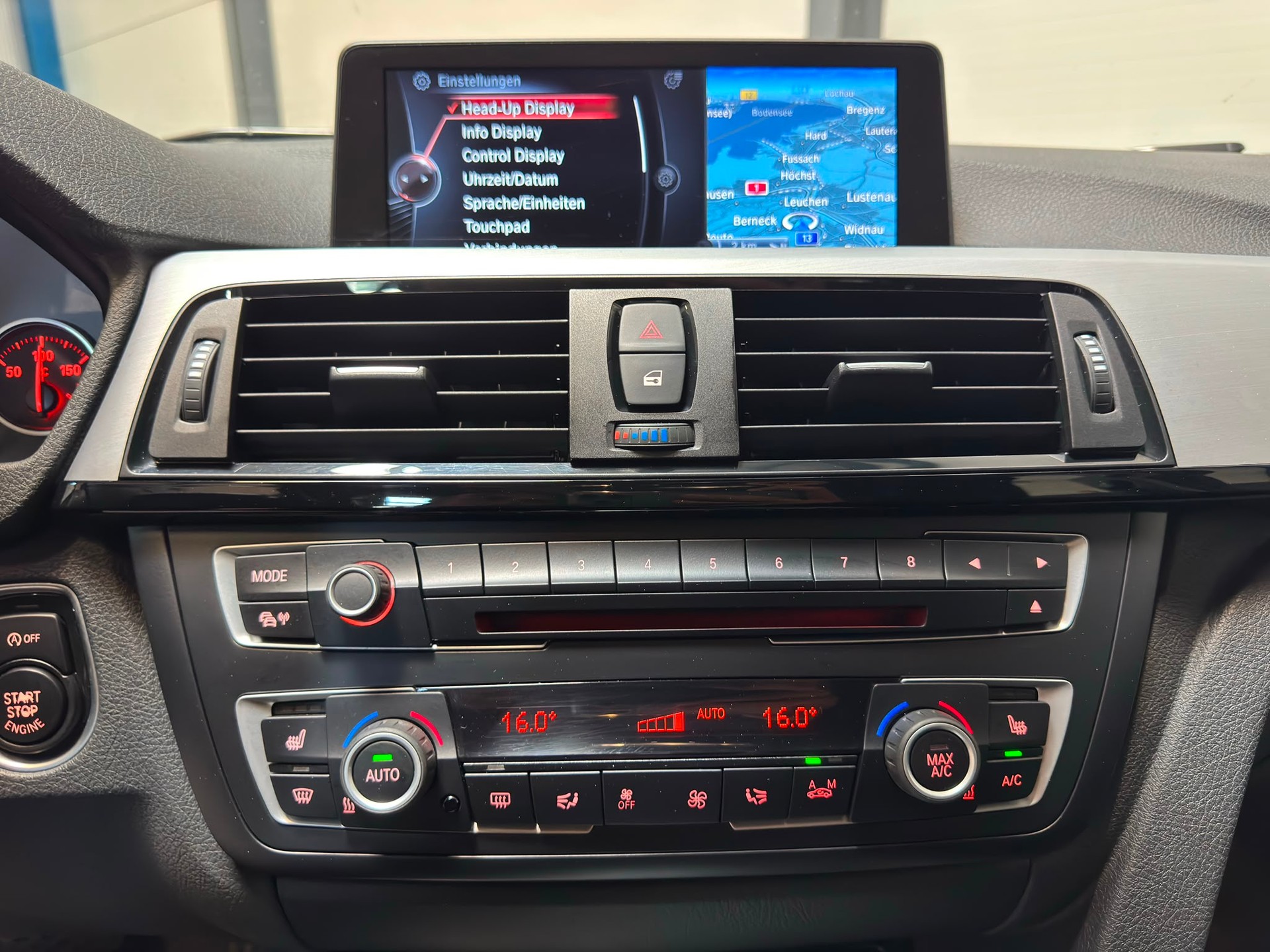 BMW 320d xDrive Touring Sportline-image-13