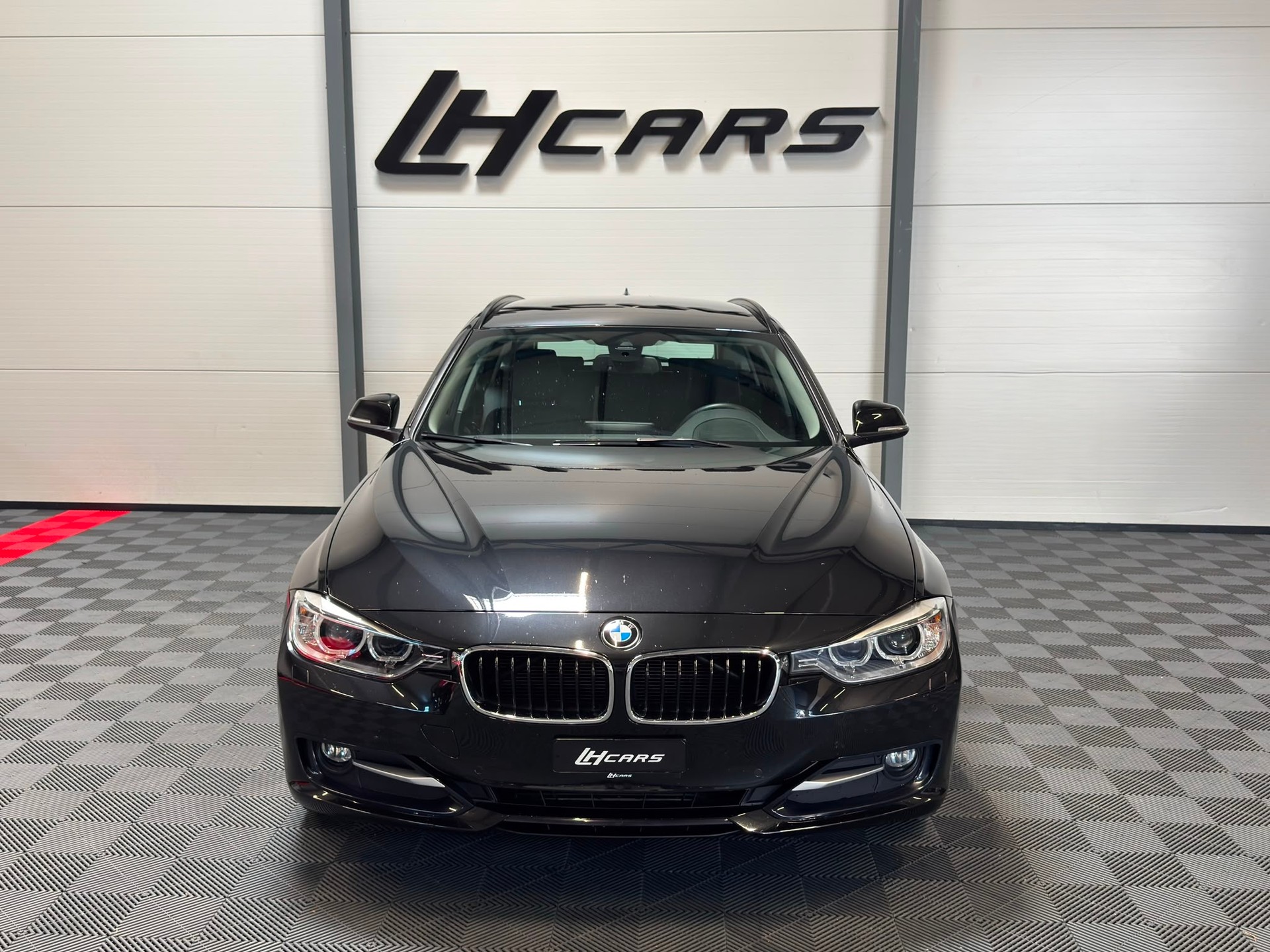 BMW 320d xDrive Touring Sportline-image-6