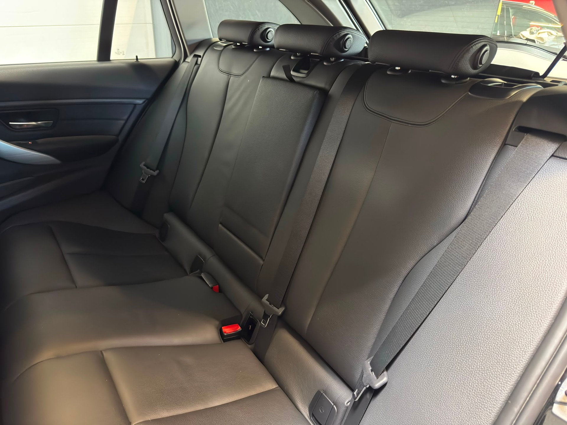 BMW 320d xDrive Touring Sportline-image-10