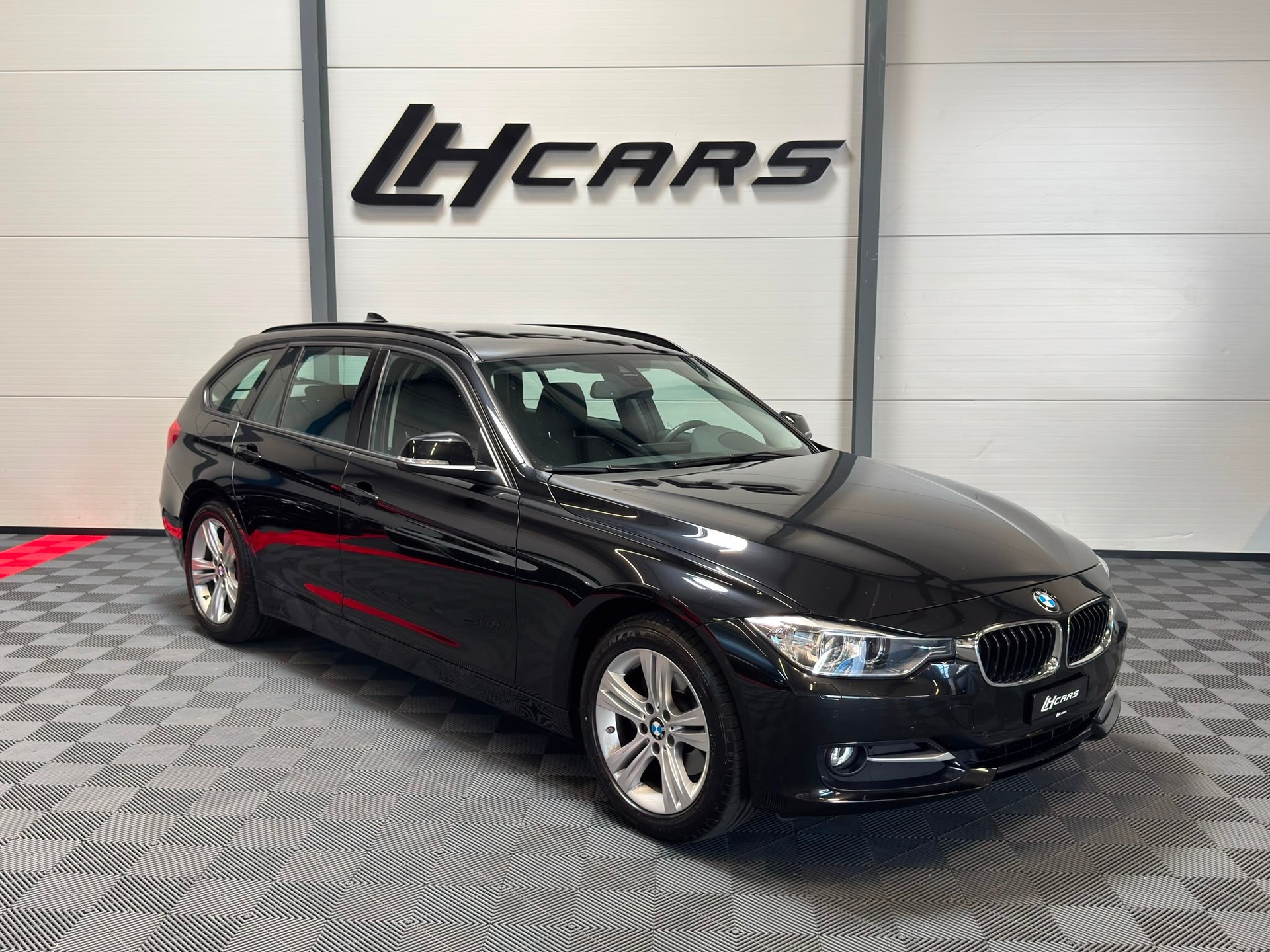 BMW 320d xDrive Touring Sportline-image-5