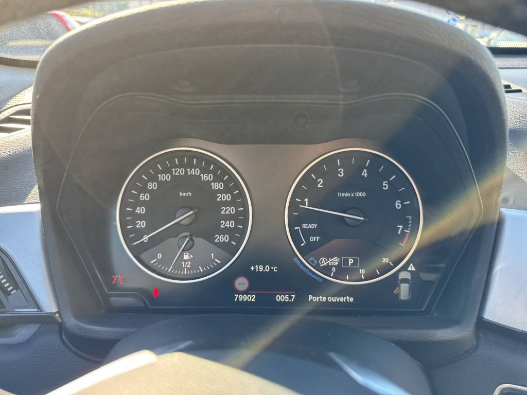 BMW X1 xDrive 20i Steptronic-image-14