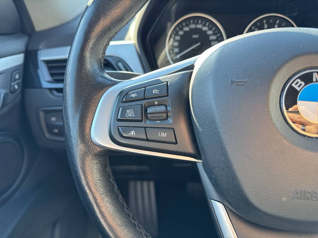 BMW X1 xDrive 20i Steptronic-image-15