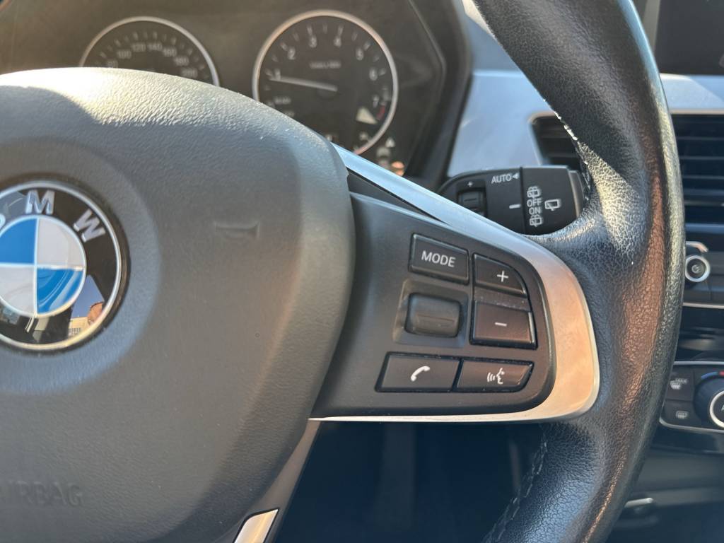 BMW X1 xDrive 20i Steptronic-image-16