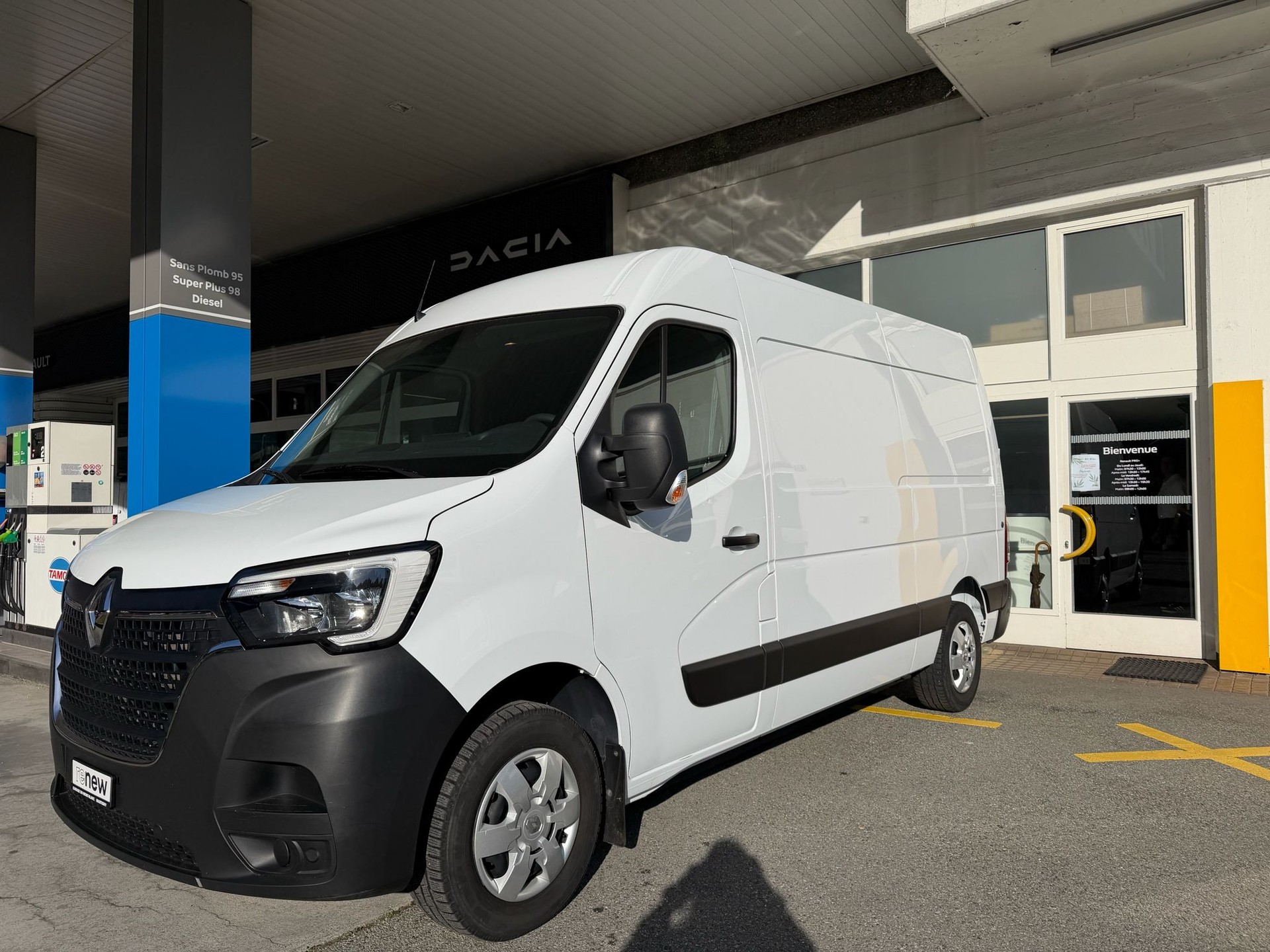 RENAULT Master T33 2.3 Blue dCi 135 L2H2-image-0