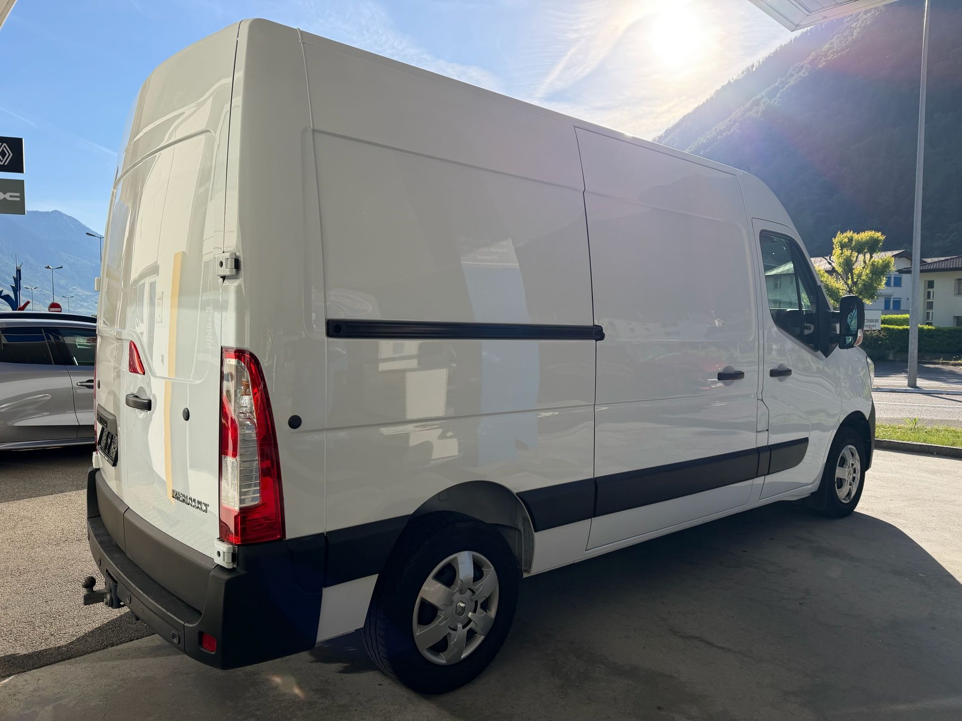 RENAULT Master T33 2.3 Blue dCi 135 L2H2-image-2