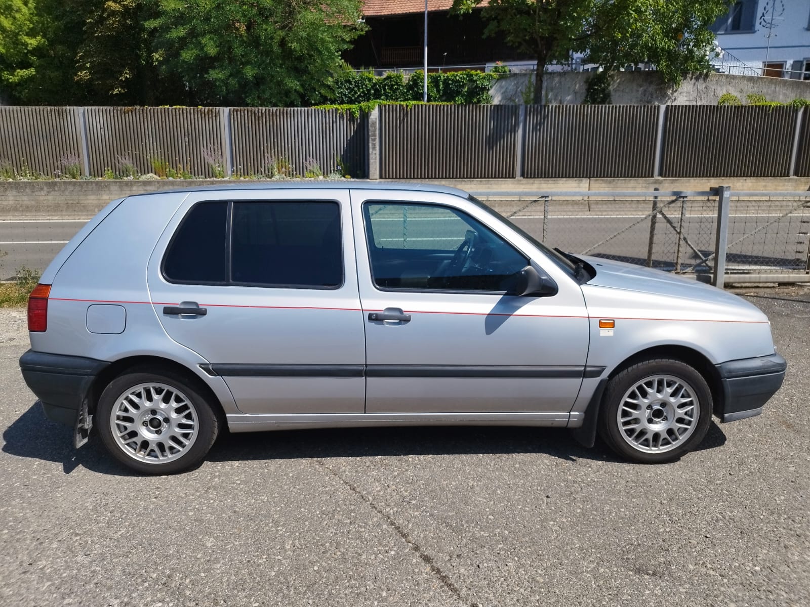 VW Golf 1800 Avenue A-image-3