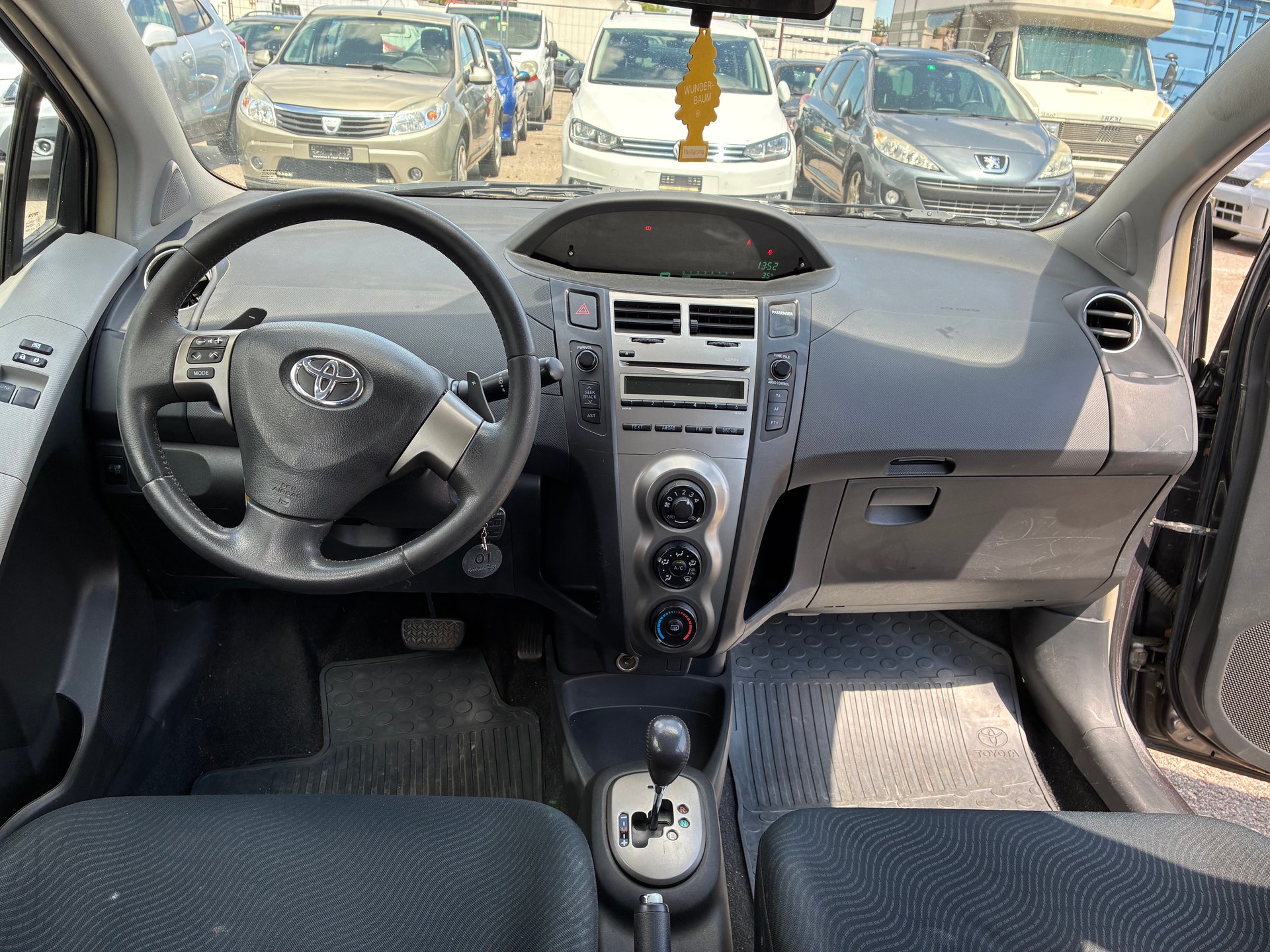 TOYOTA Yaris 1.33 Linea Sol Multimode-image-1