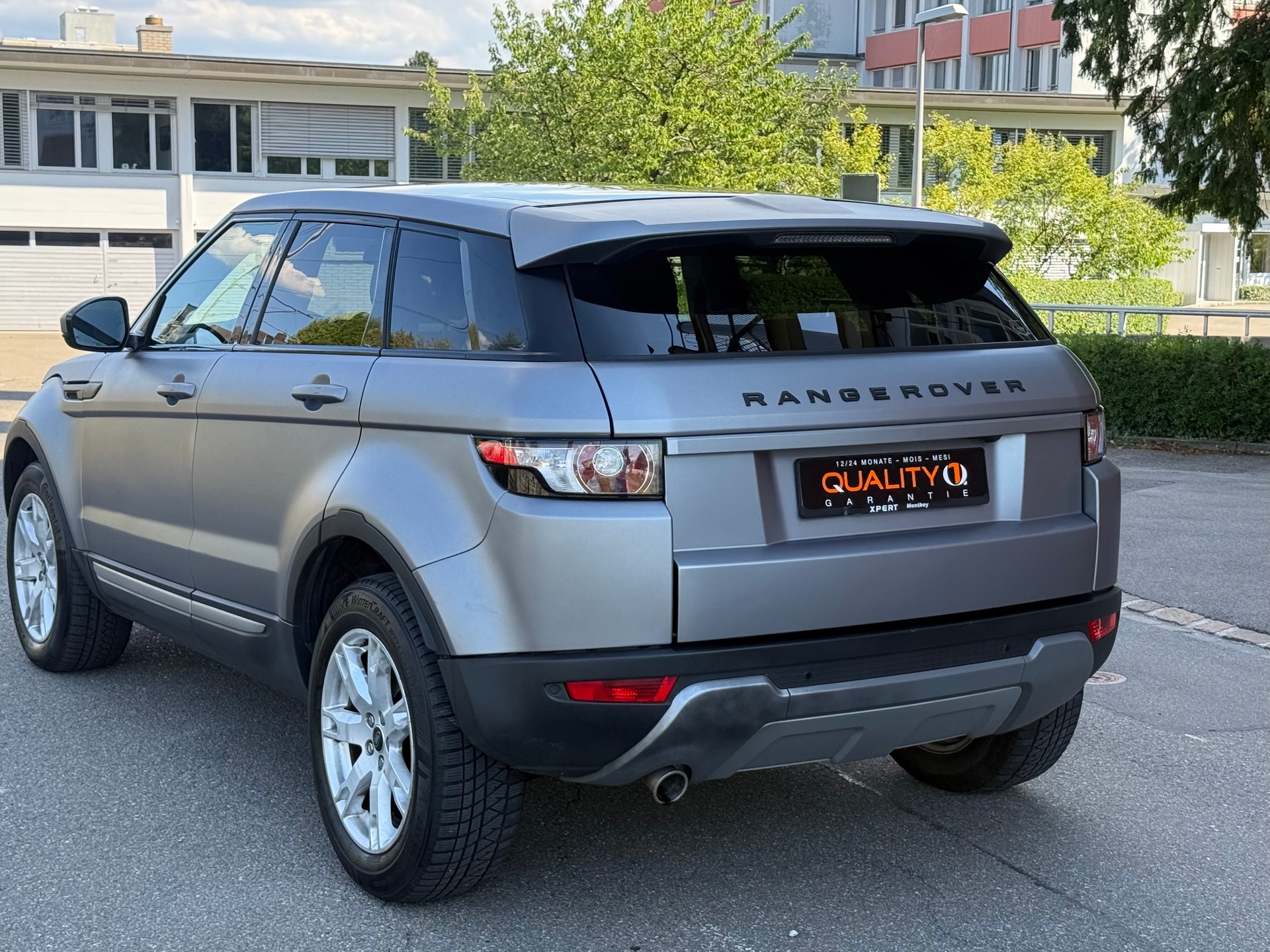 LAND ROVER Range Rover Evoque 2.2 TD4 Prestige AT9-image-4