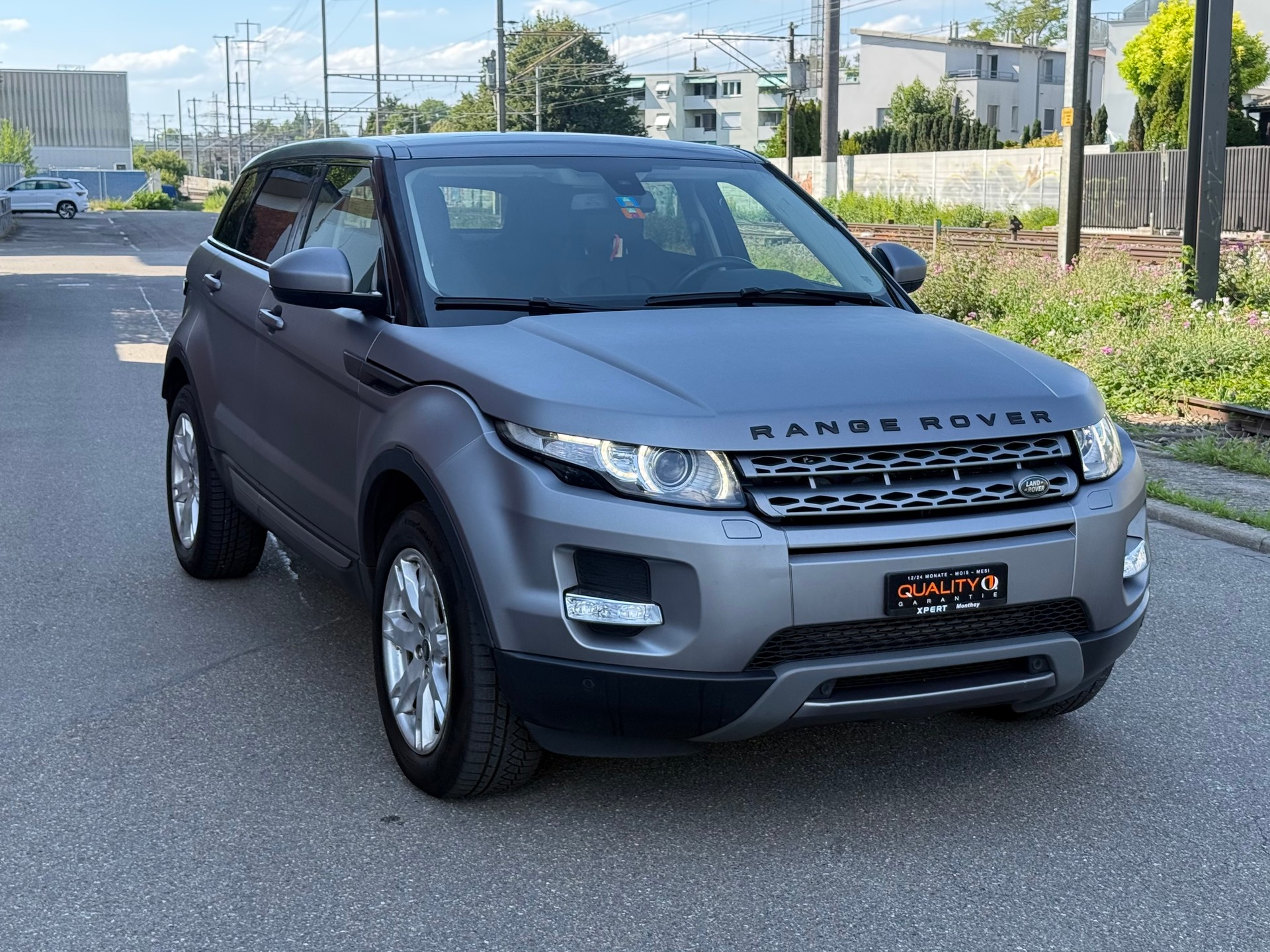 LAND ROVER Range Rover Evoque 2.2 TD4 Prestige AT9-image-1