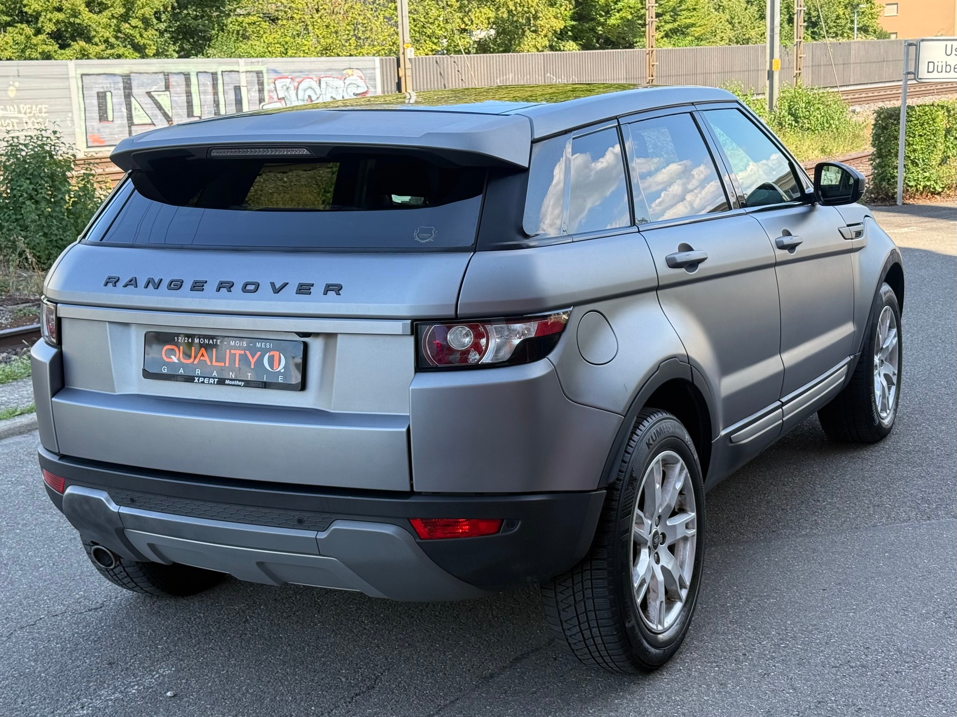 LAND ROVER Range Rover Evoque 2.2 TD4 Prestige AT9-image-3