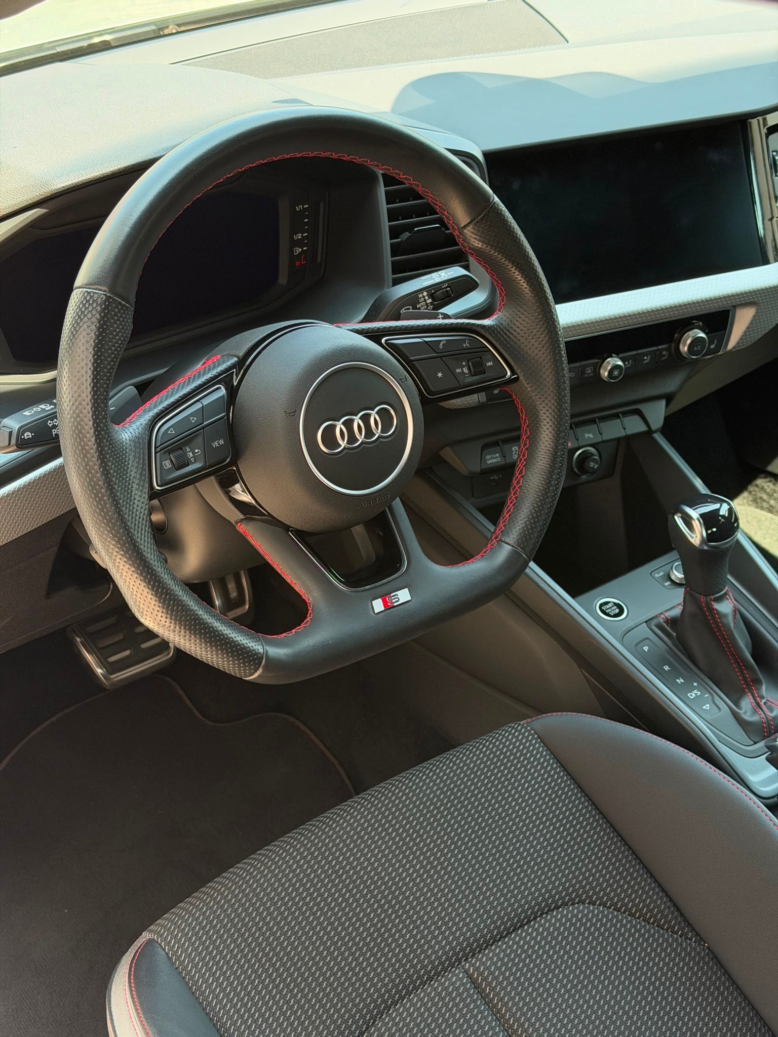 AUDI 1.5 35 TFSI S Line S-Tronic-image-3