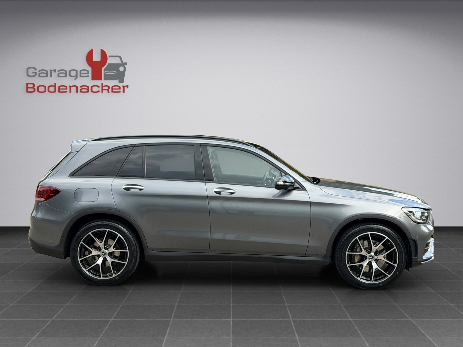 MERCEDES-BENZ GLC 220 d AMG Line 4Matic 9G-Tronic * Facelift *-image-5