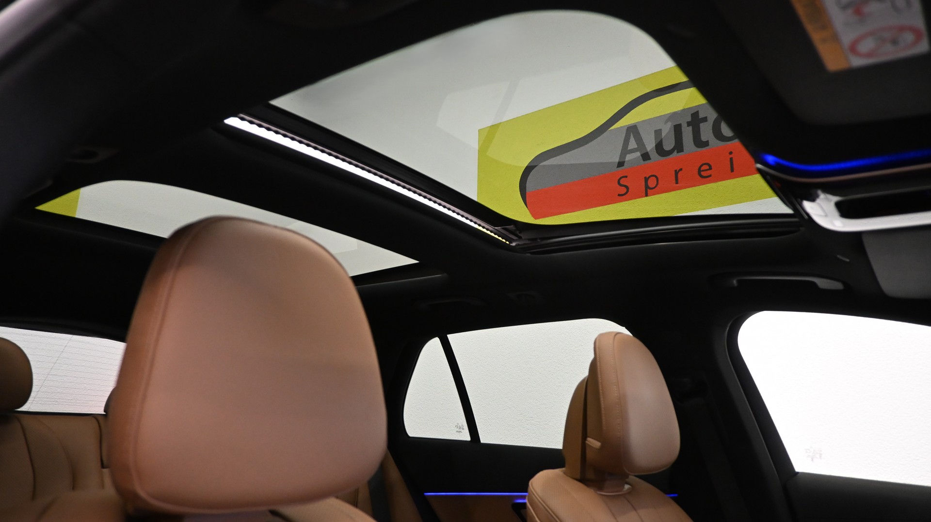 MERCEDES-BENZ E 300 de T AMG-Line 4Matic EQ Hybrid 9G-Tronic-image-9