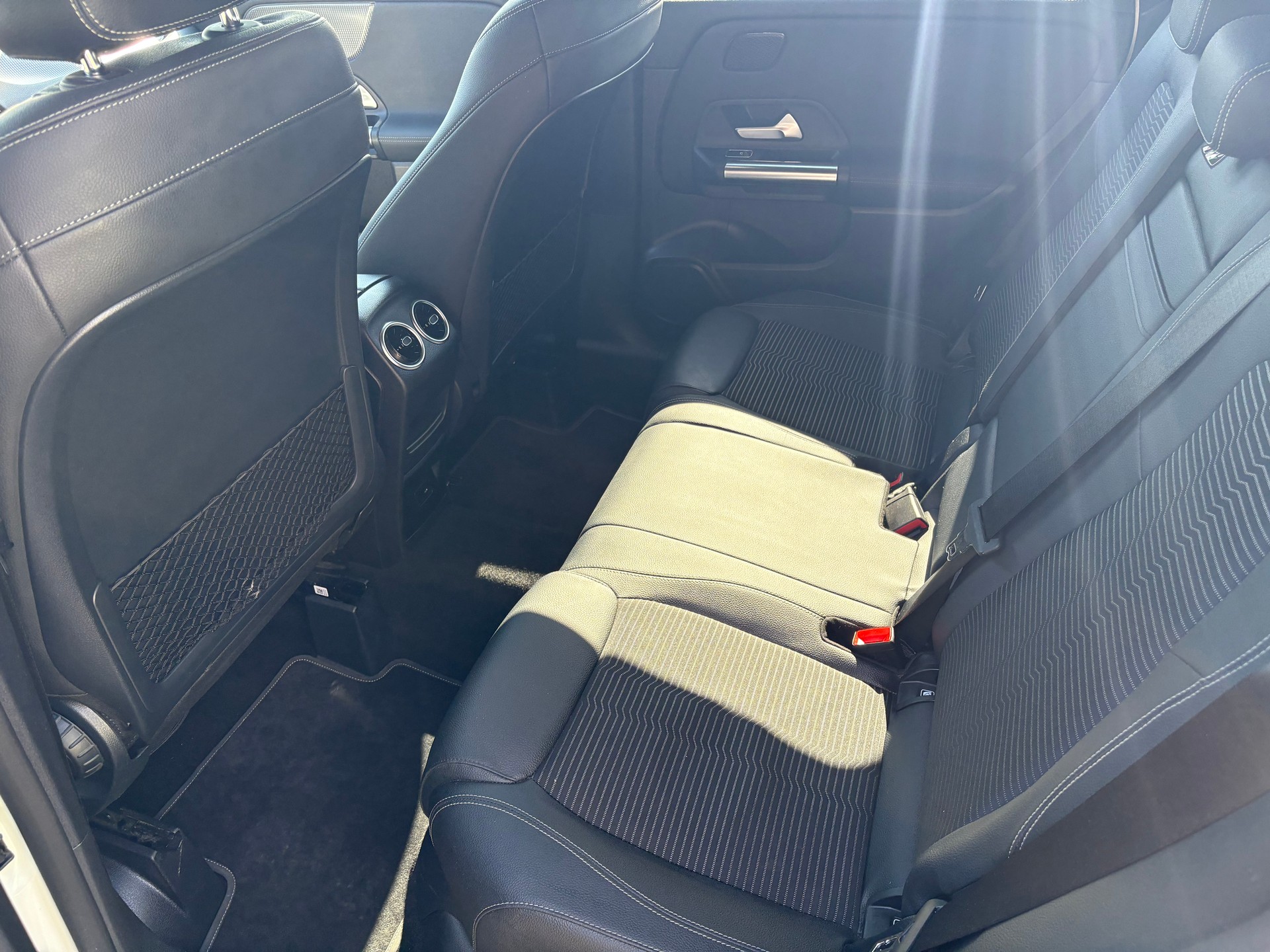 MERCEDES-BENZ B 200 Night Star 7G-DCT-image-7