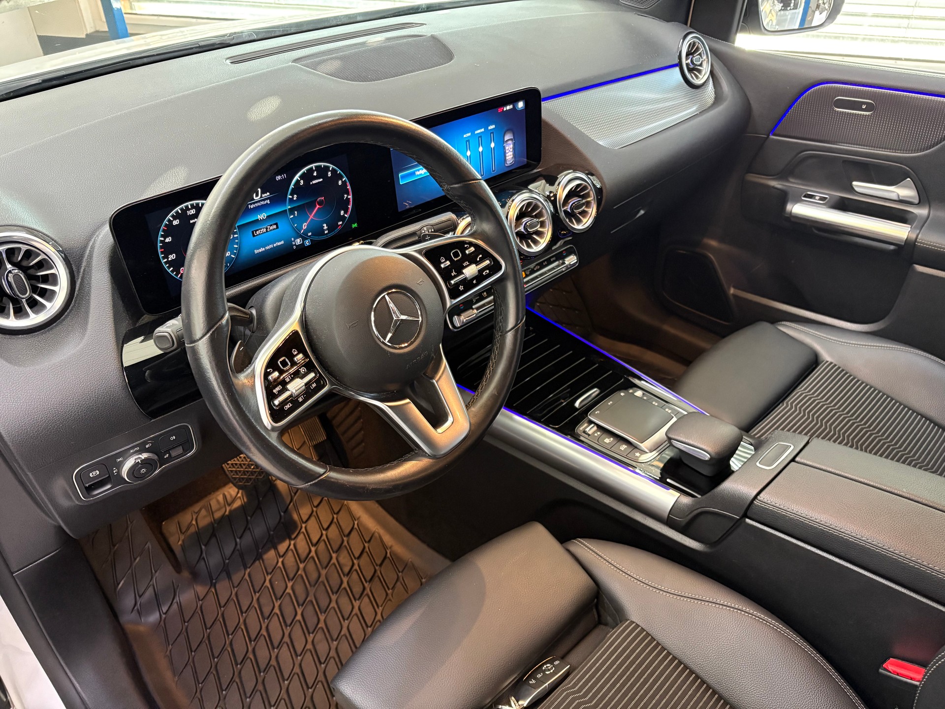 MERCEDES-BENZ B 200 Night Star 7G-DCT-image-6