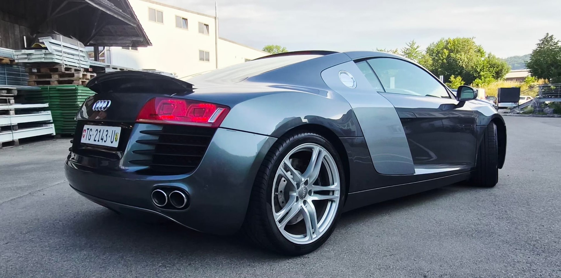 AUDI R8 Coupé 4.2-image-1