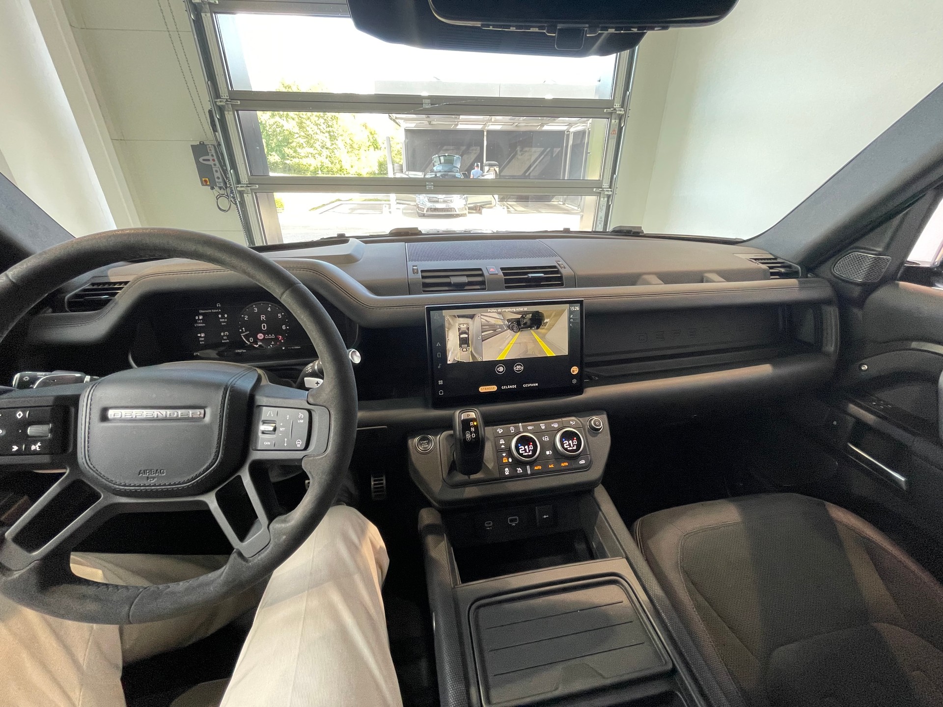 LAND ROVER Defender 110 525 V8 5.0 Carpathian Edition AT8-image-8
