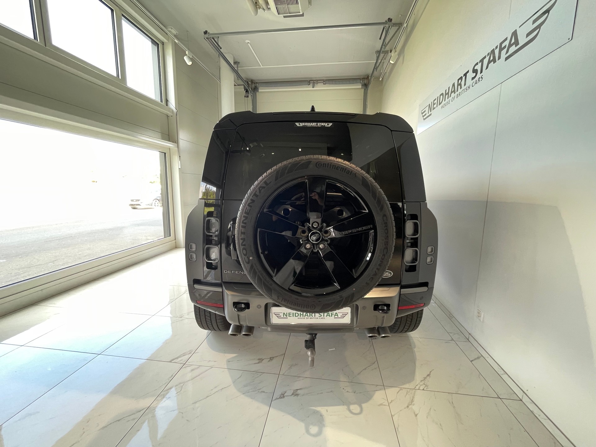 LAND ROVER Defender 110 525 V8 5.0 Carpathian Edition AT8-showroom-element-3