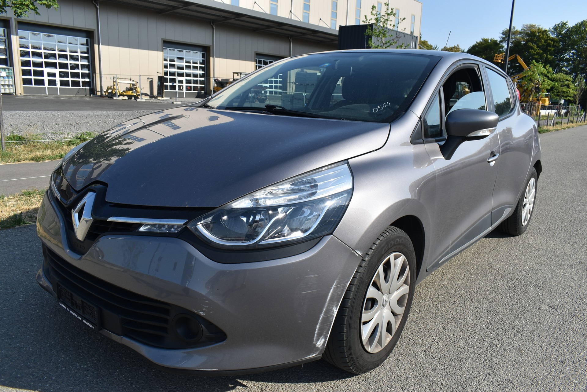 RENAULT Clio 0.9 12V Expression-image-0