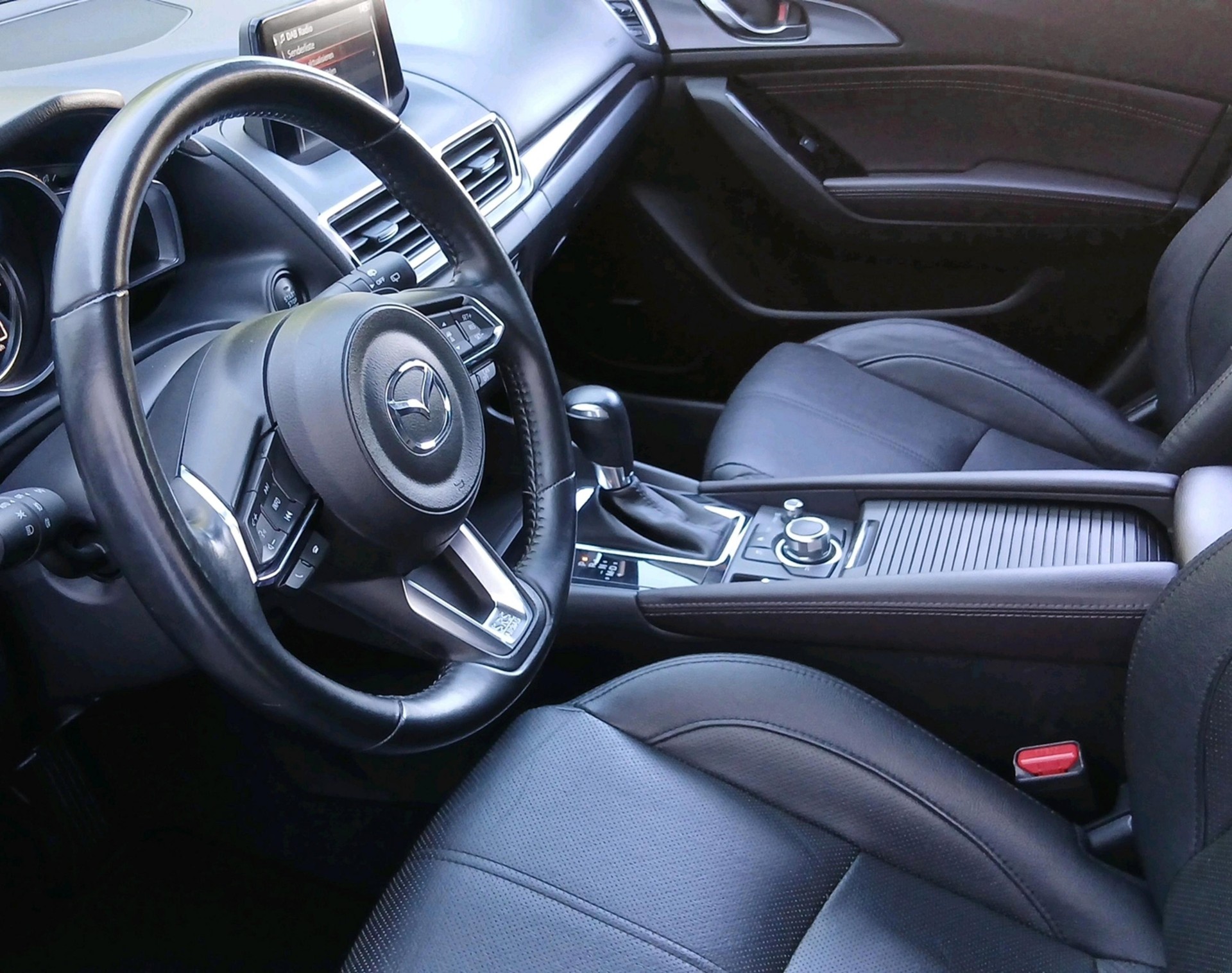 MAZDA 3 D 150 Revolution-image-2