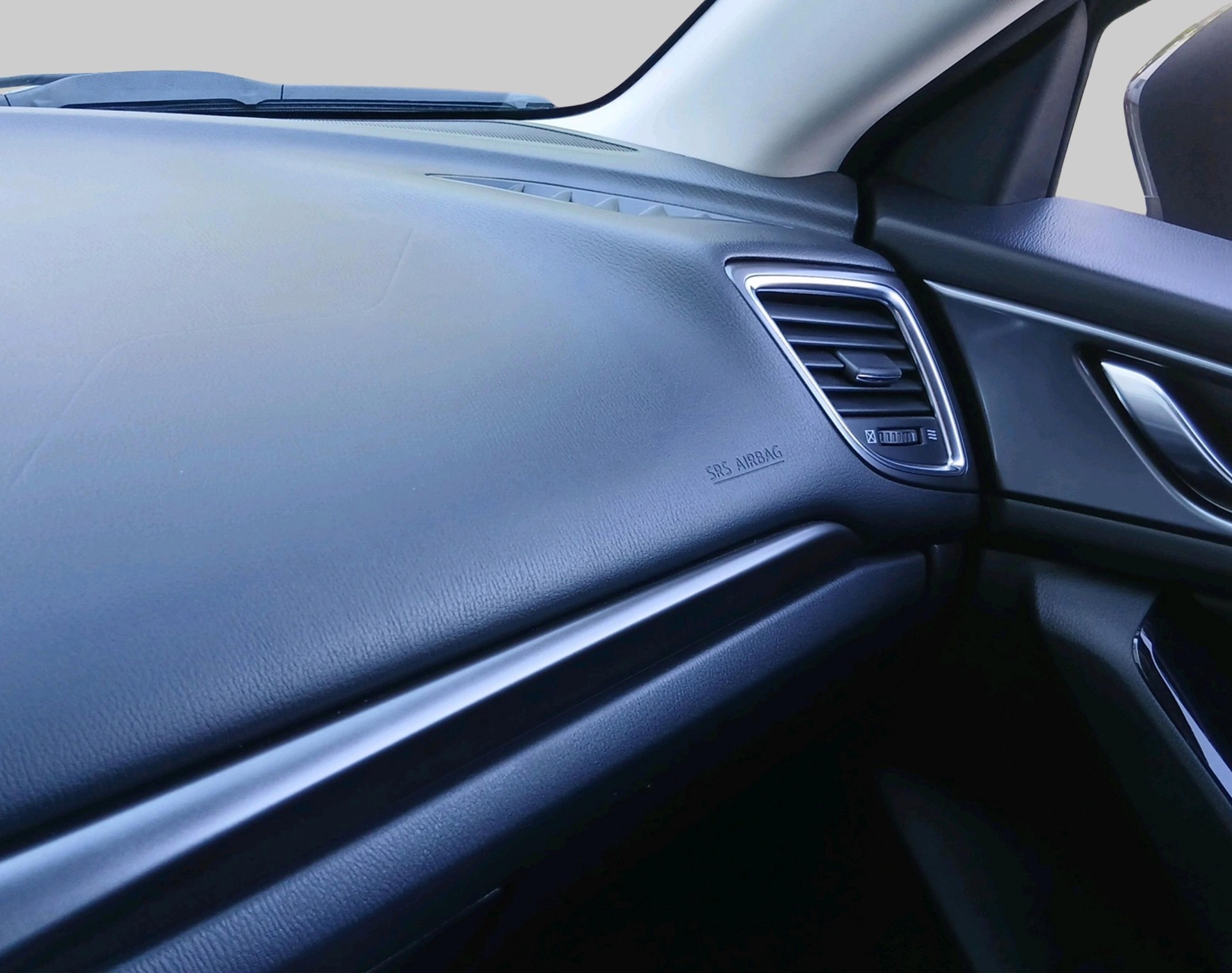 MAZDA 3 D 150 Revolution-image-16