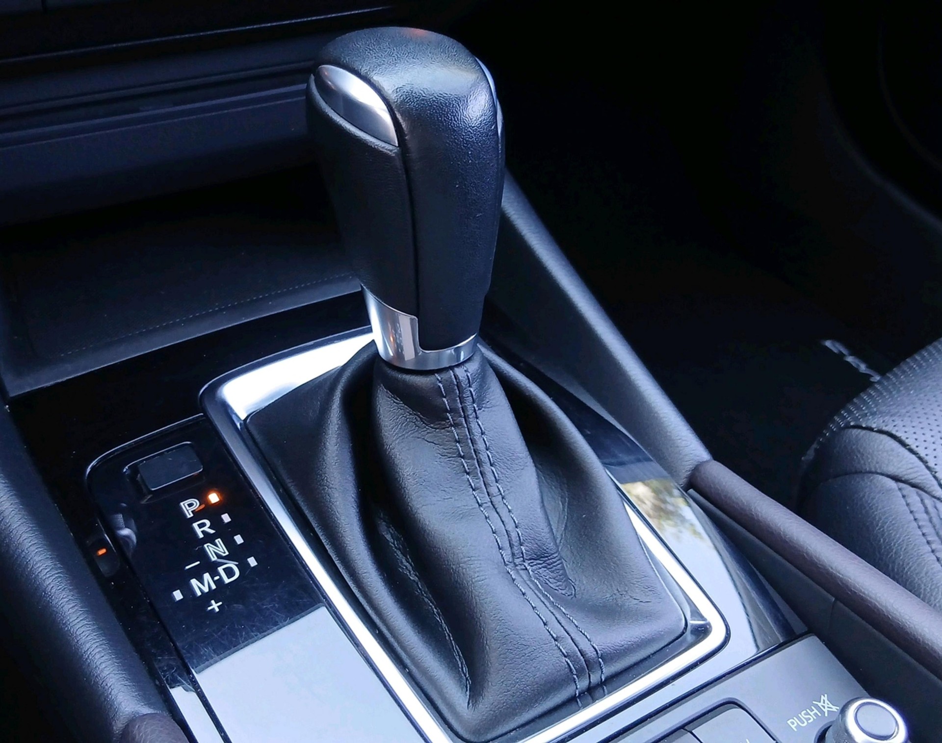 MAZDA 3 D 150 Revolution-image-17