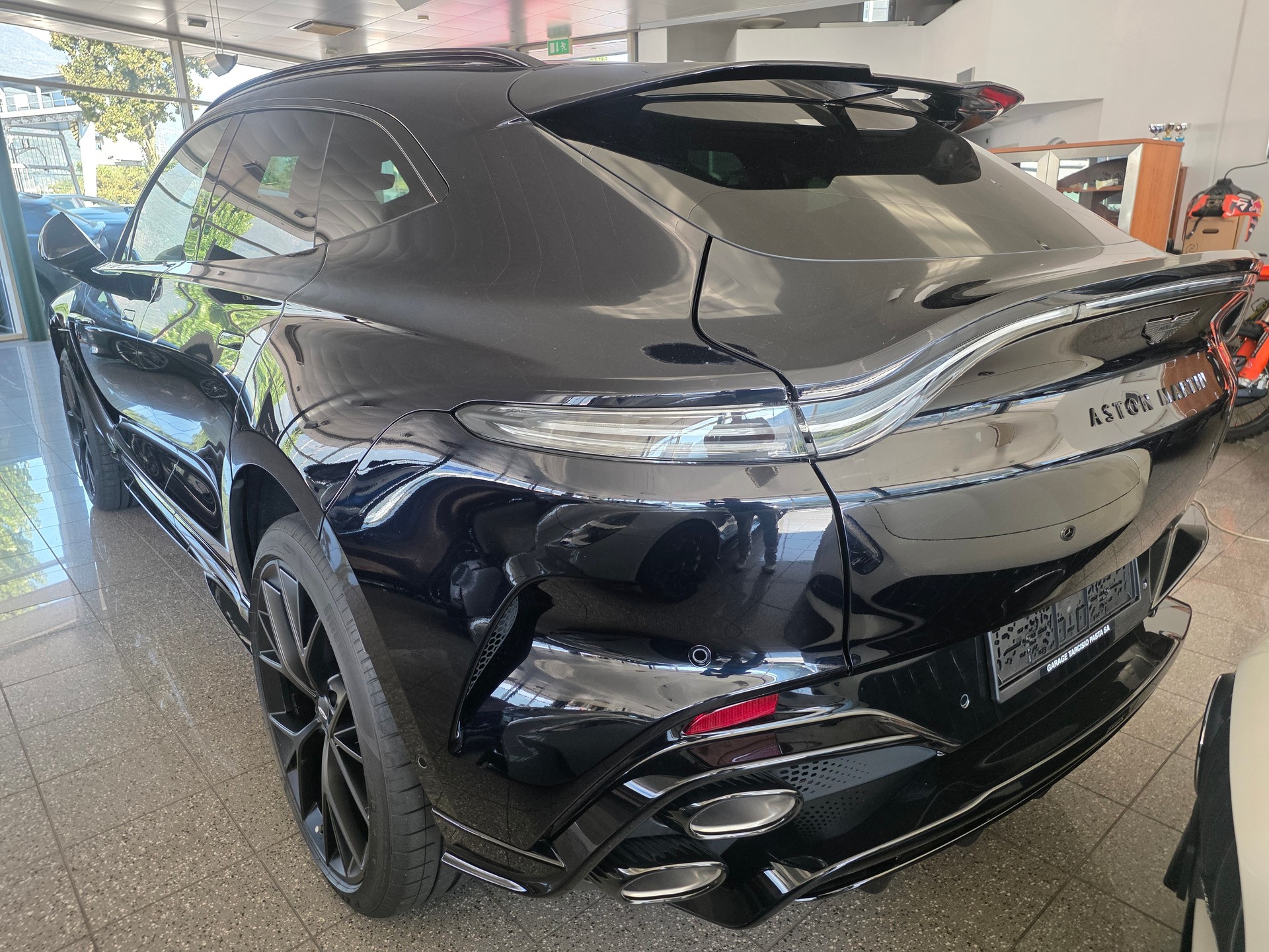 ASTON MARTIN DBXS 727cv-image-2