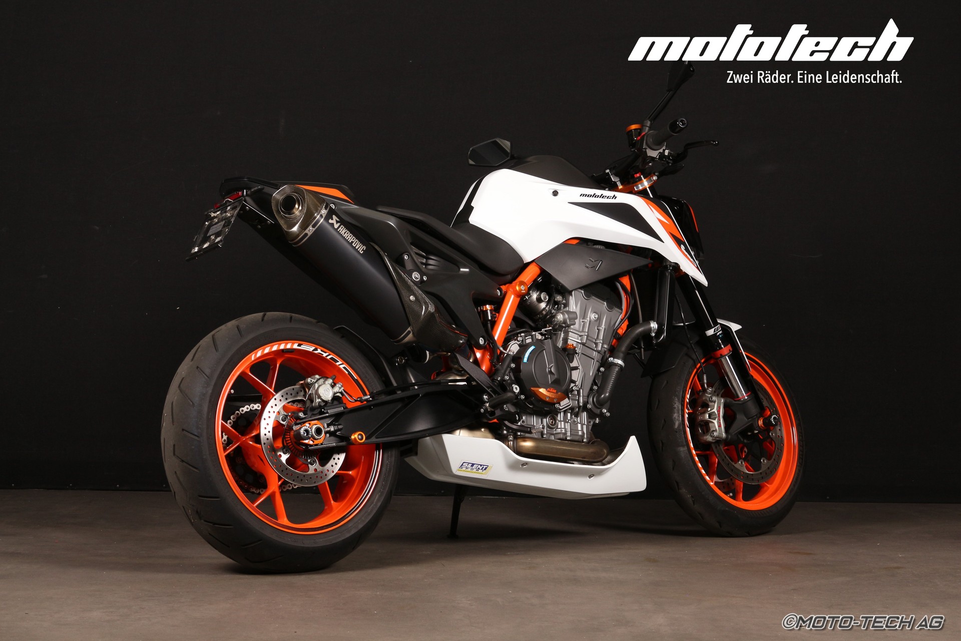 KTM 890 Duke R-showroom-element-1