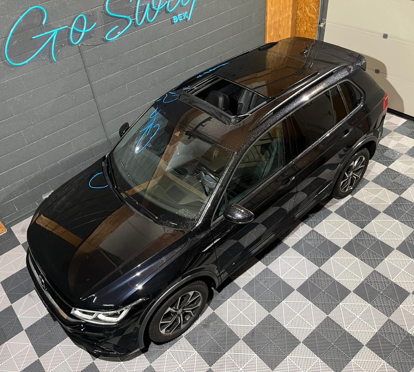 VW Tiguan 2.0 TDI SCR R-Line 4Motion DSG-image-7