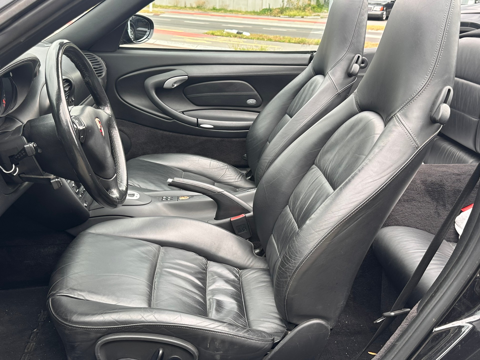 PORSCHE Carrera 4 cab-image-10