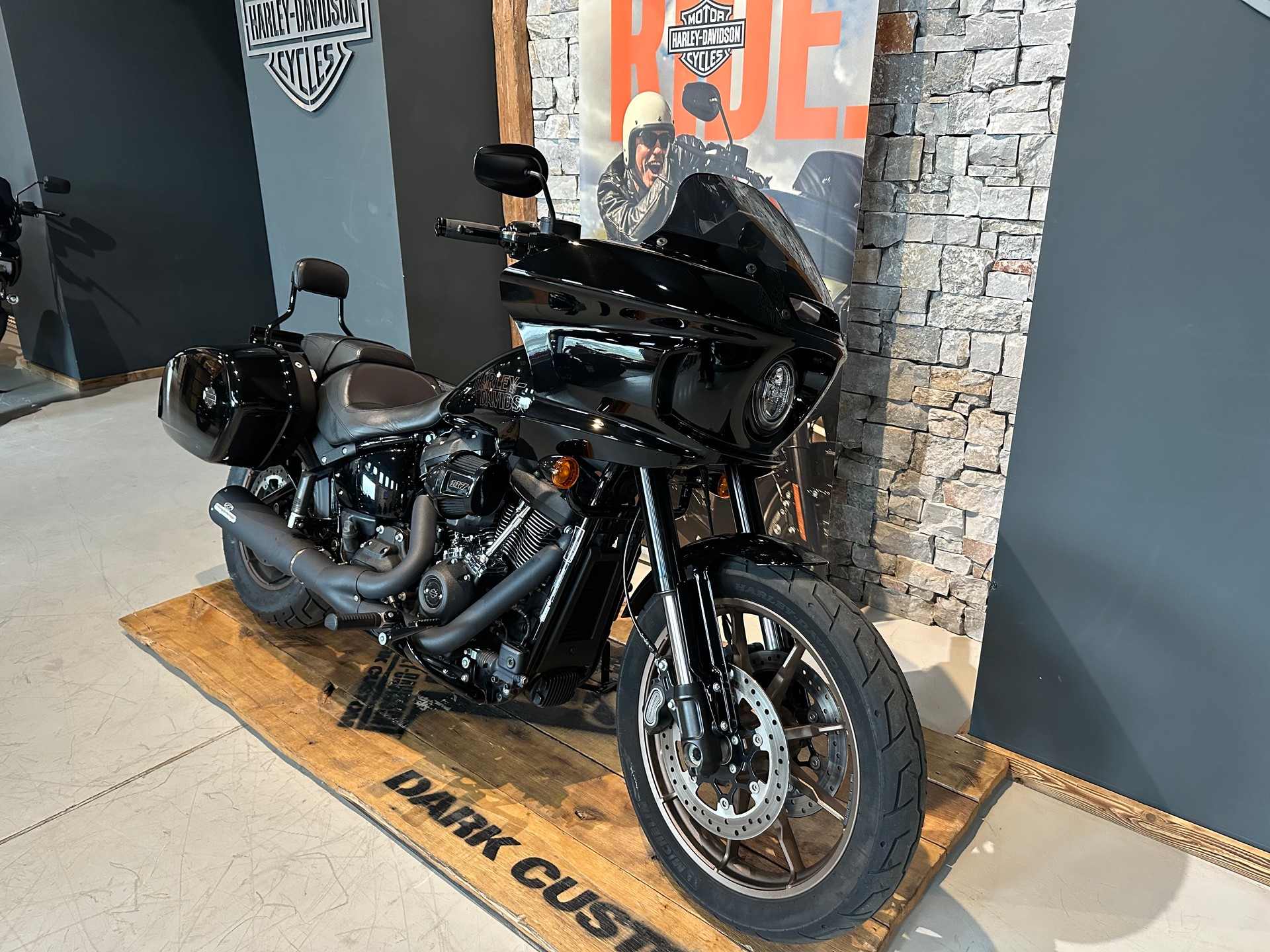 HARLEY-DAVIDSON Low Rider ST 117ci-showroom-element-1