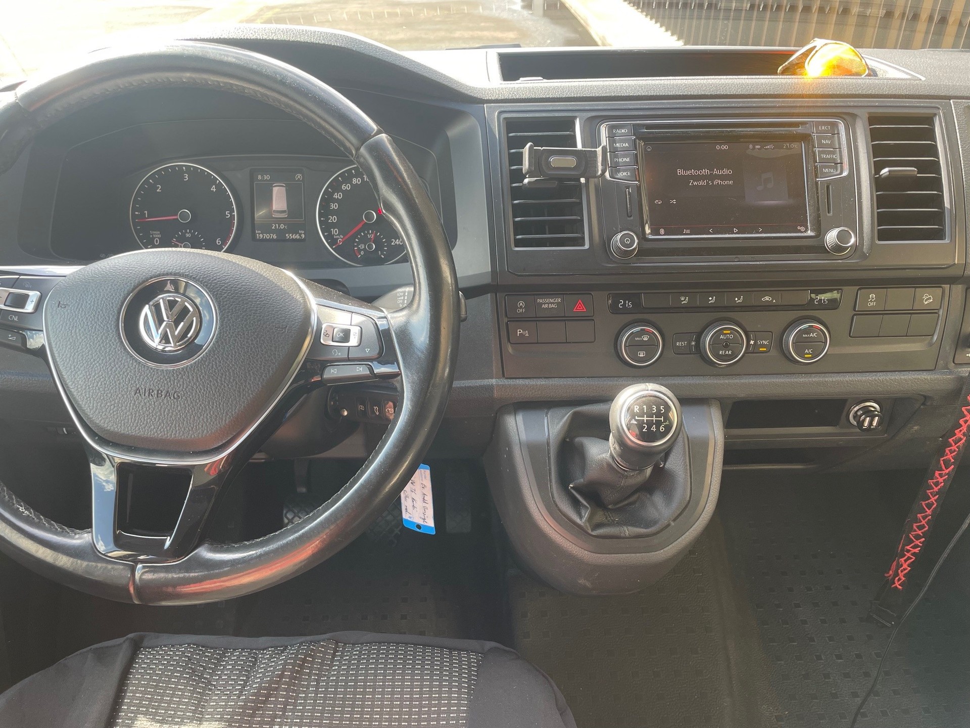 VW 2.0 TDI 204PS - 4x4 / Handschaltung - 9 Sitze / Frisch ab MFK-image-9