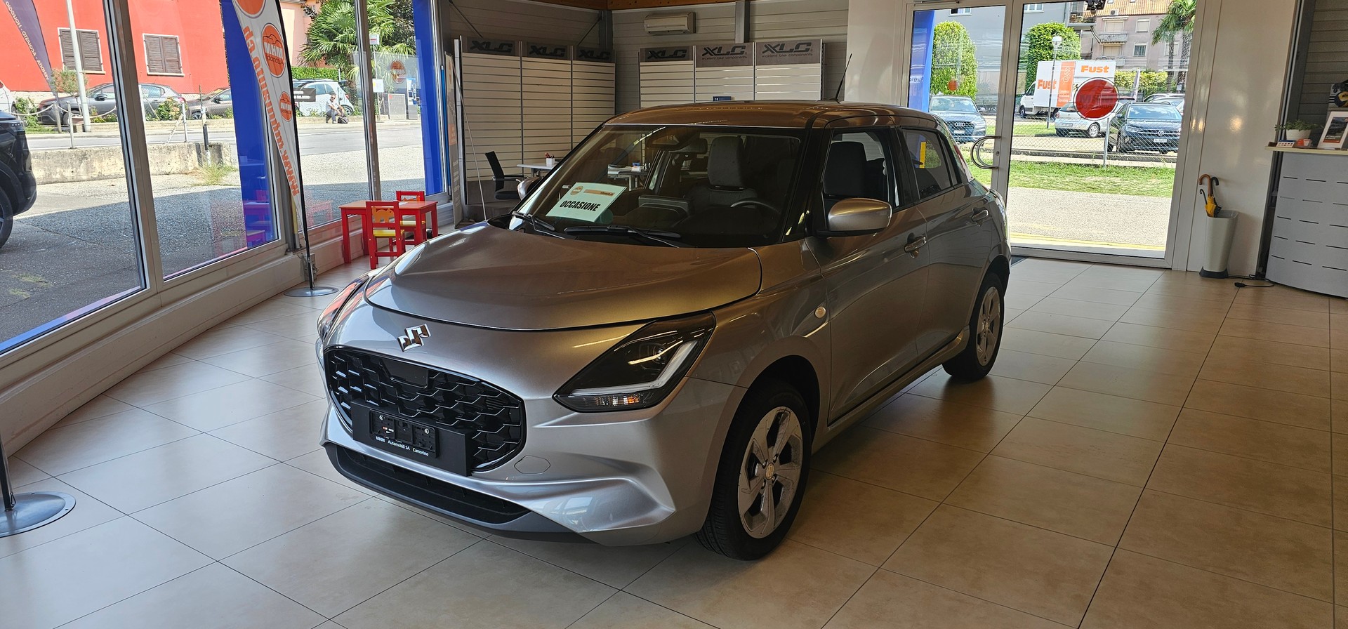 SUZUKI SWIFT-image-0