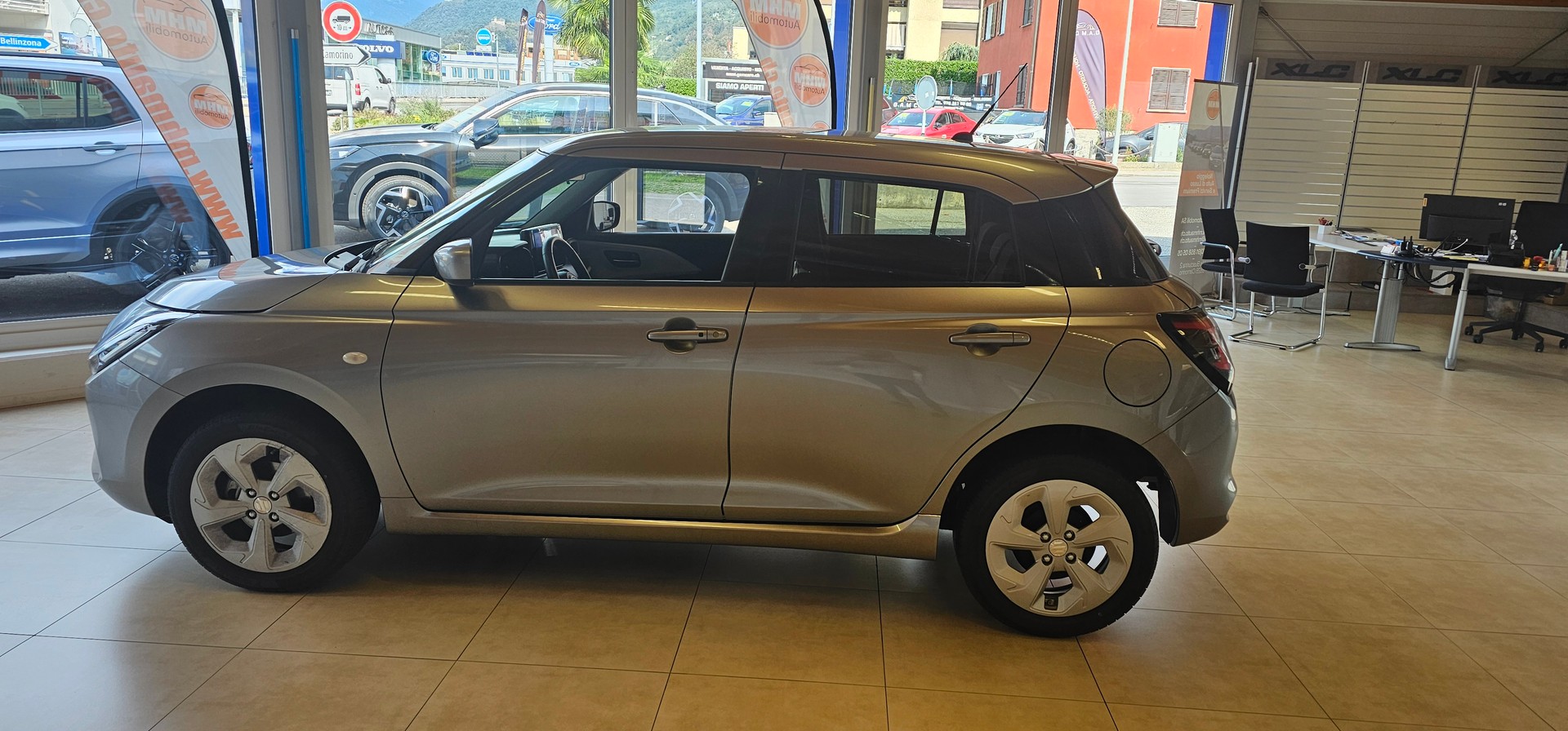SUZUKI SWIFT-image-3