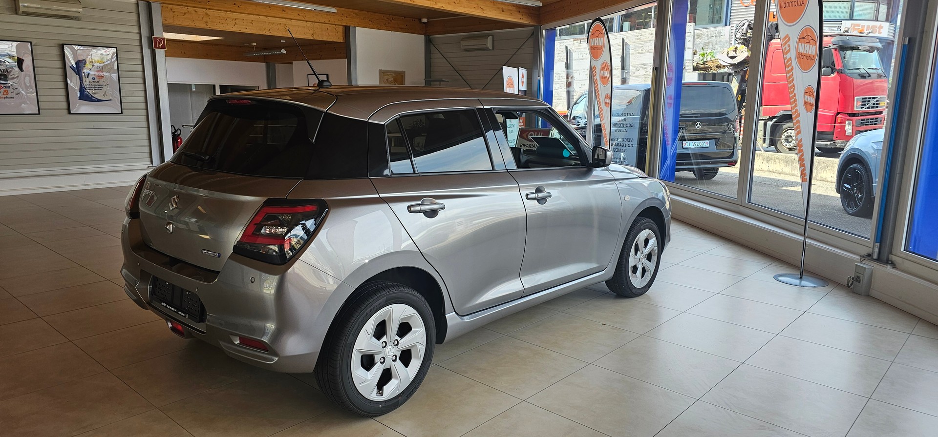 SUZUKI SWIFT-image-1