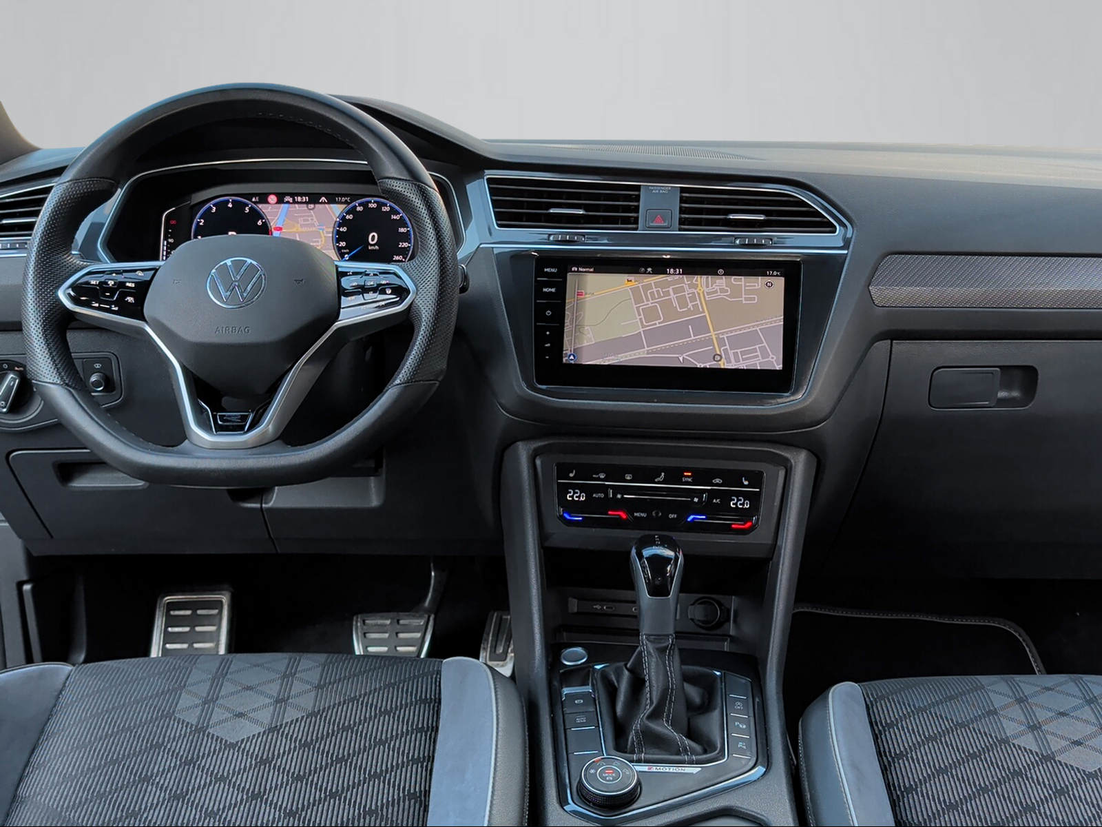 VW Tiguan Allspace 2.0TSI R-Line 4Motion DSG-image-5