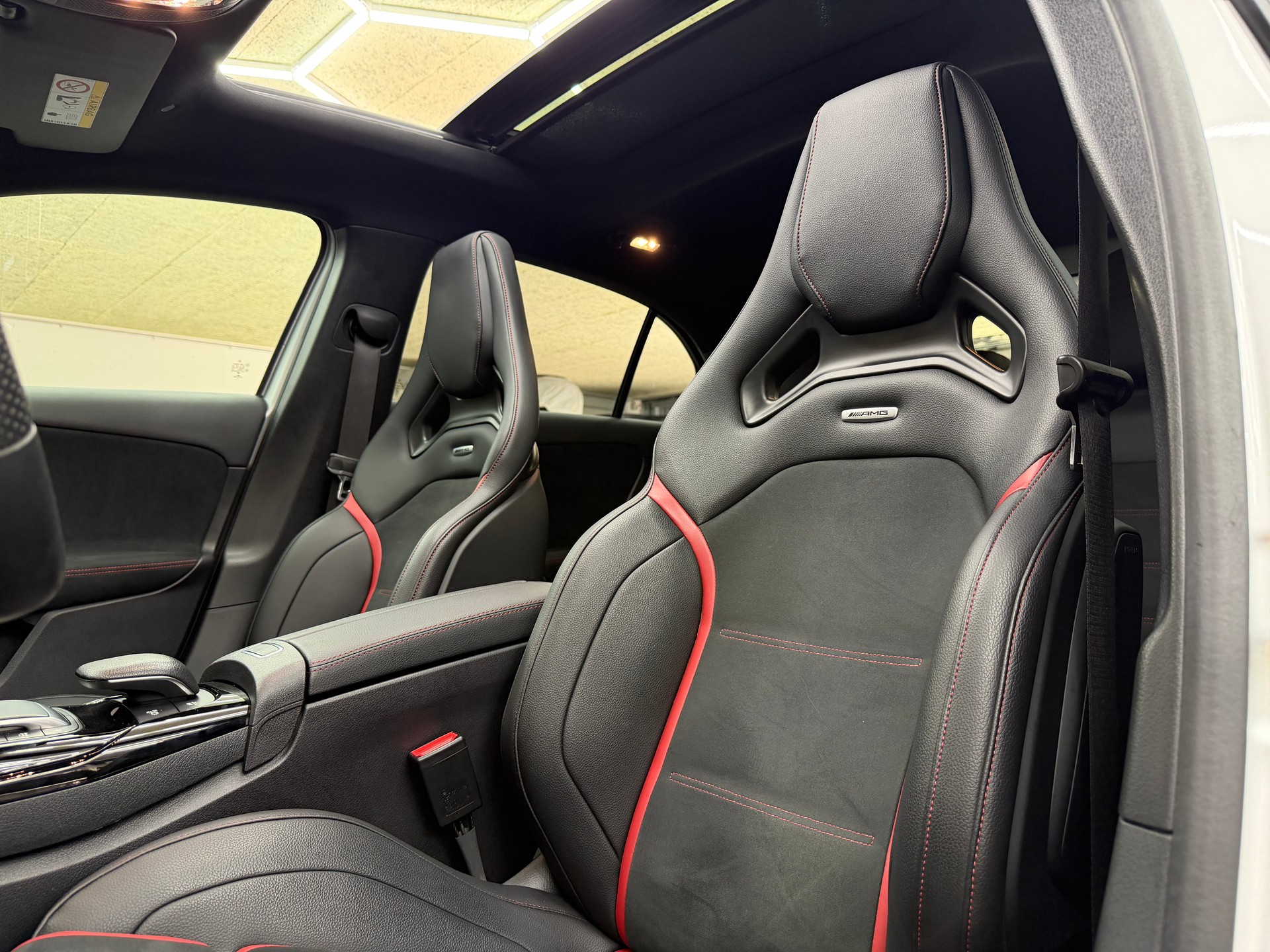 MERCEDES-BENZ A 45 S AMG 4Matic+ Speedshift *CH Auto/Pack aero/Full options*-image-6