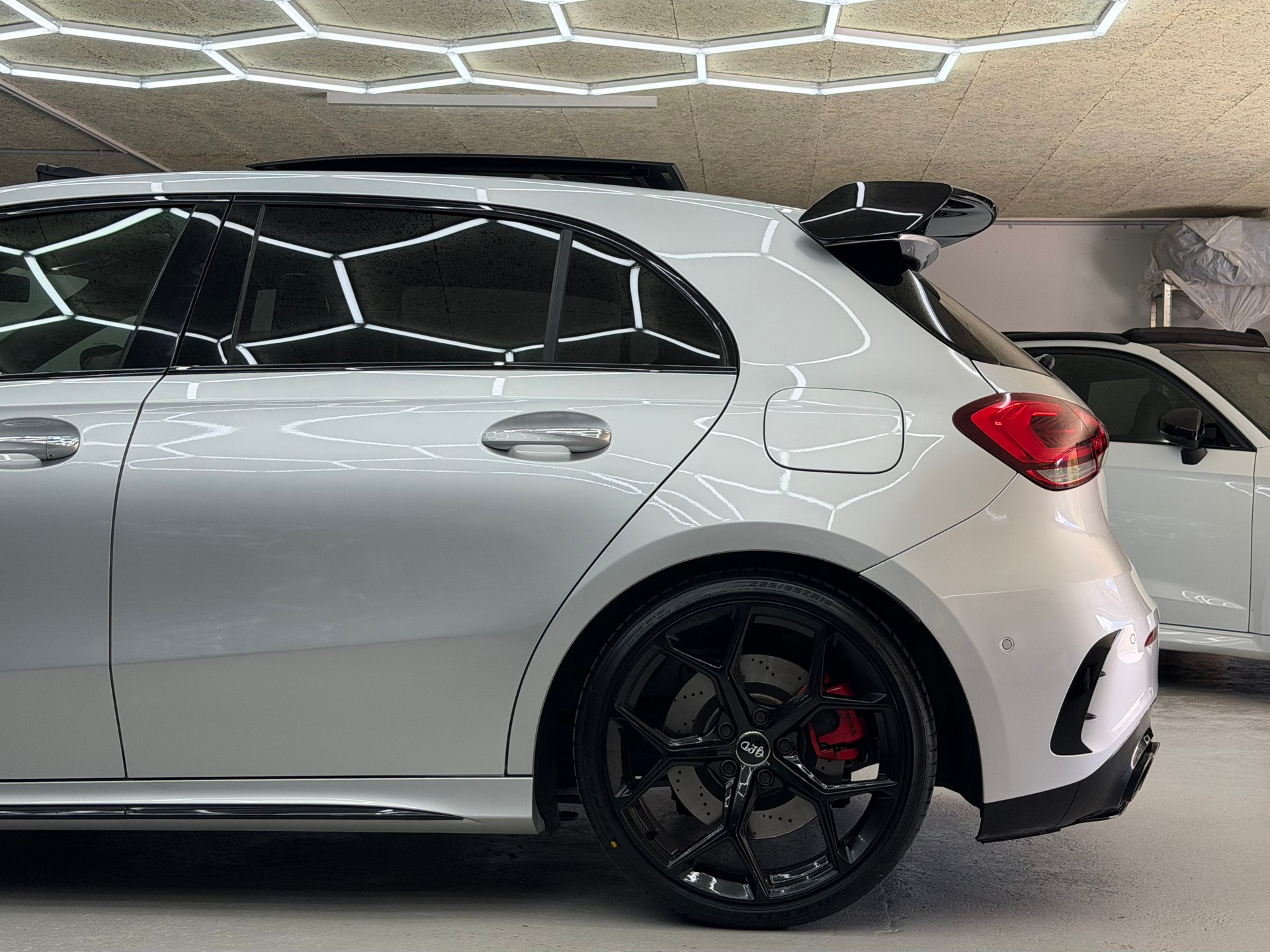 MERCEDES-BENZ A 45 S AMG 4Matic+ Speedshift *CH Auto/Pack aero/Full options*-image-5