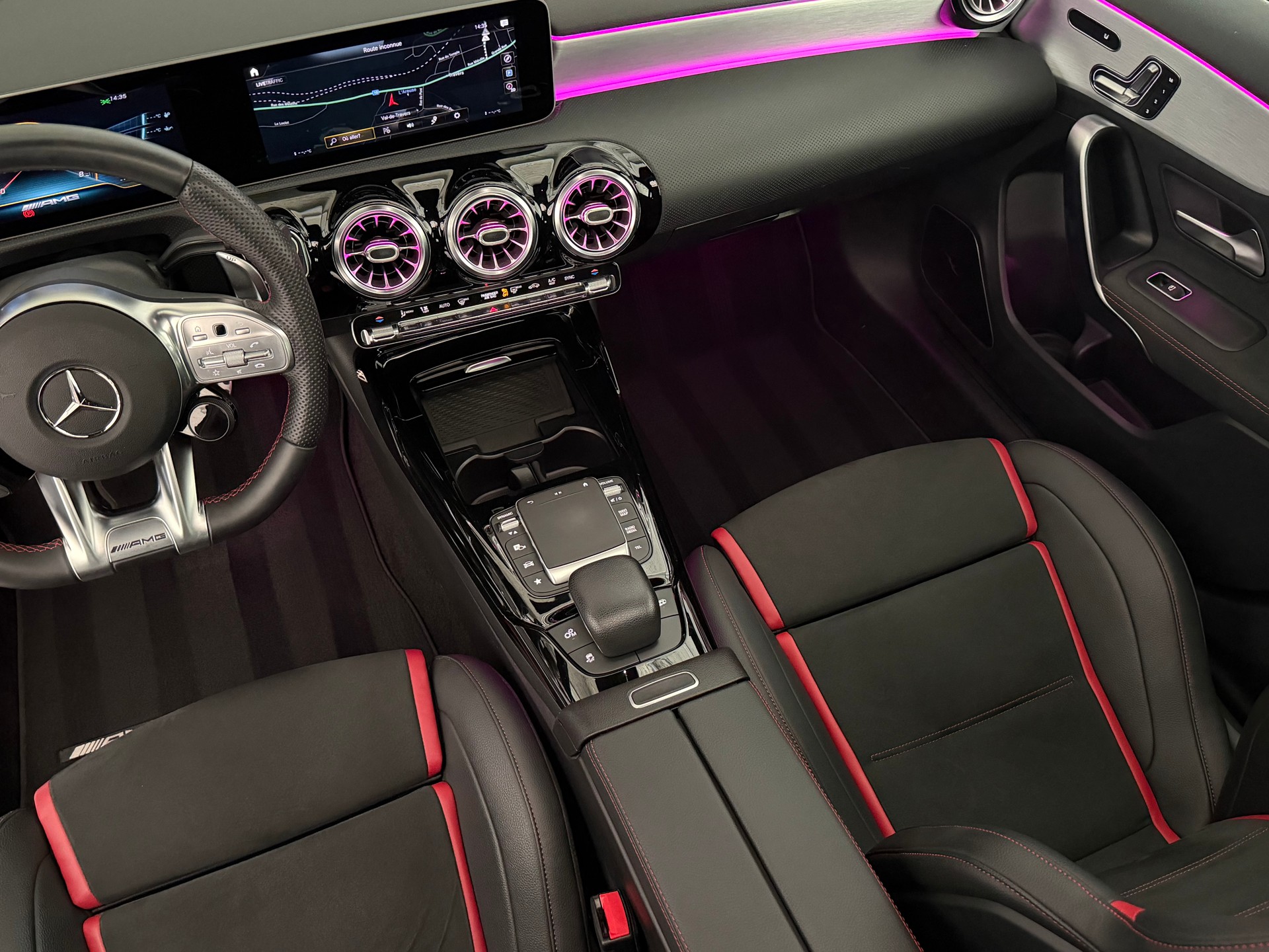 MERCEDES-BENZ A 45 S AMG 4Matic+ Speedshift *CH Auto/Pack aero/Full options*-image-9