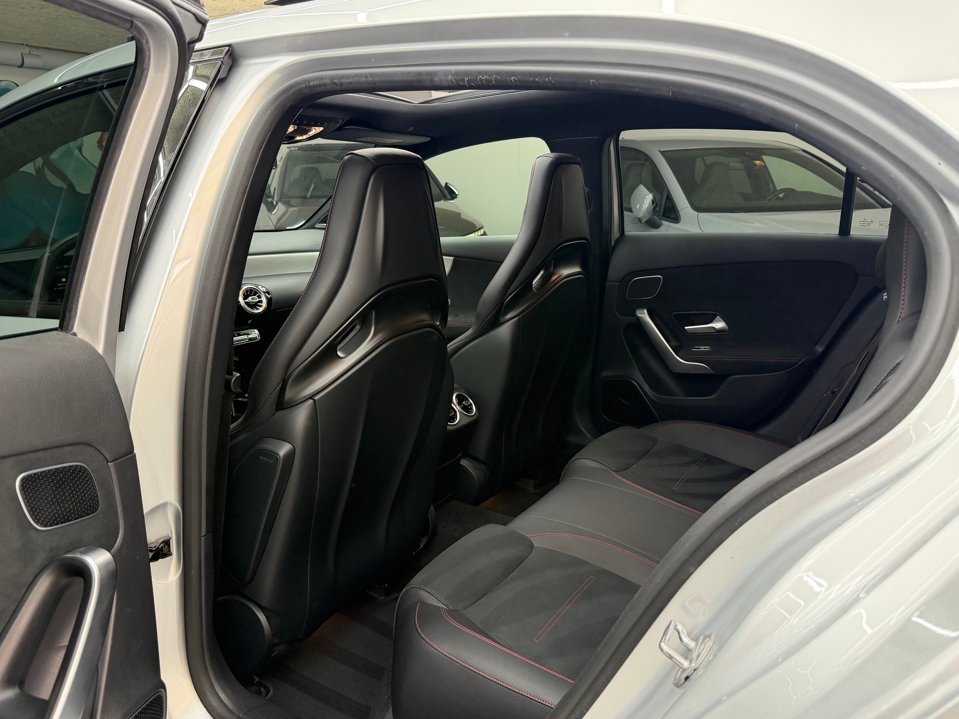 MERCEDES-BENZ A 45 S AMG 4Matic+ Speedshift *CH Auto/Pack aero/Full options*-image-7