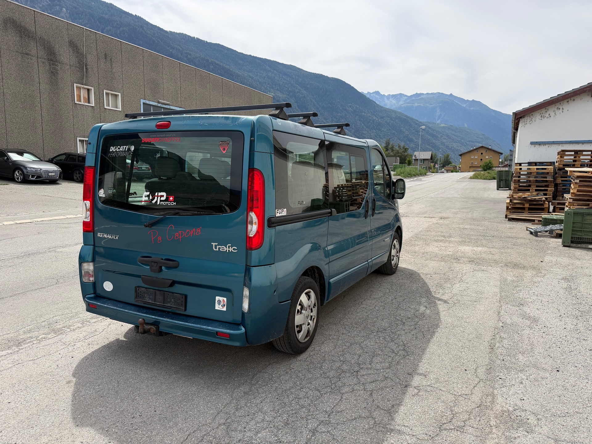 RENAULT Trafic 2.5dCi L1H1 Passenger Expression-image-4