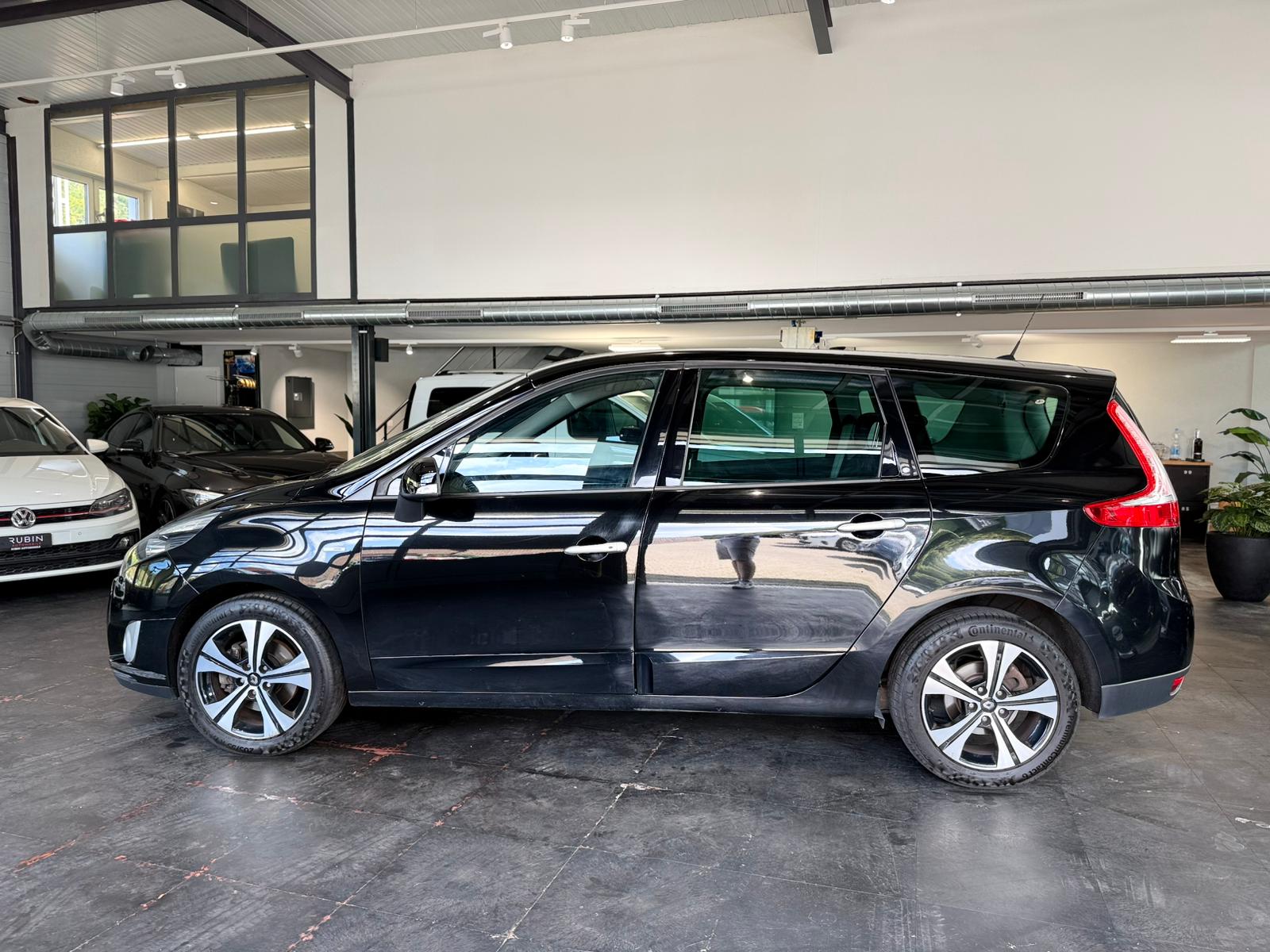 RENAULT Grand Scénic 2.0 16V Bose X-Tronic CVT-image-1