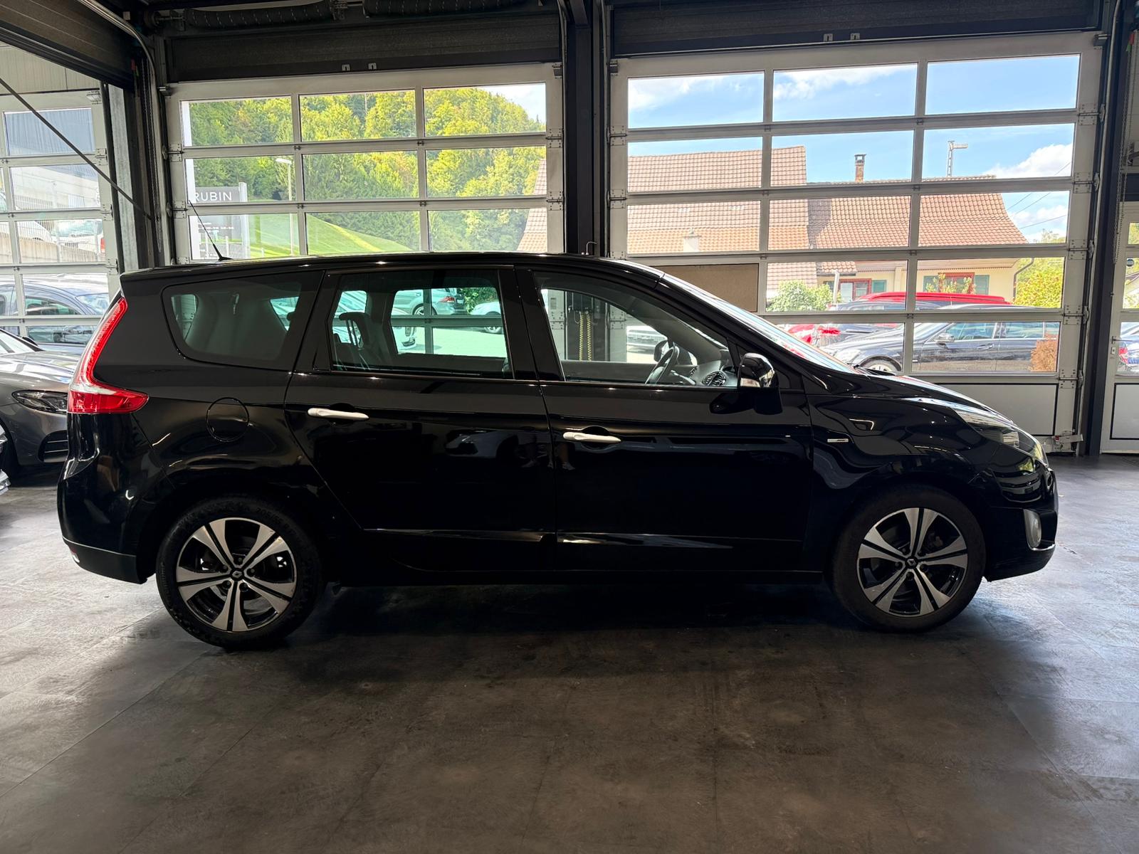 RENAULT Grand Scénic 2.0 16V Bose X-Tronic CVT-image-5