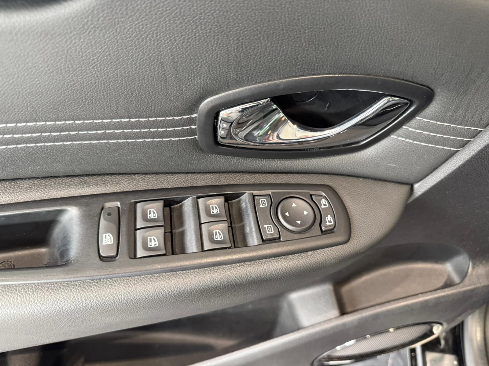 RENAULT Grand Scénic 2.0 16V Bose X-Tronic CVT-image-17