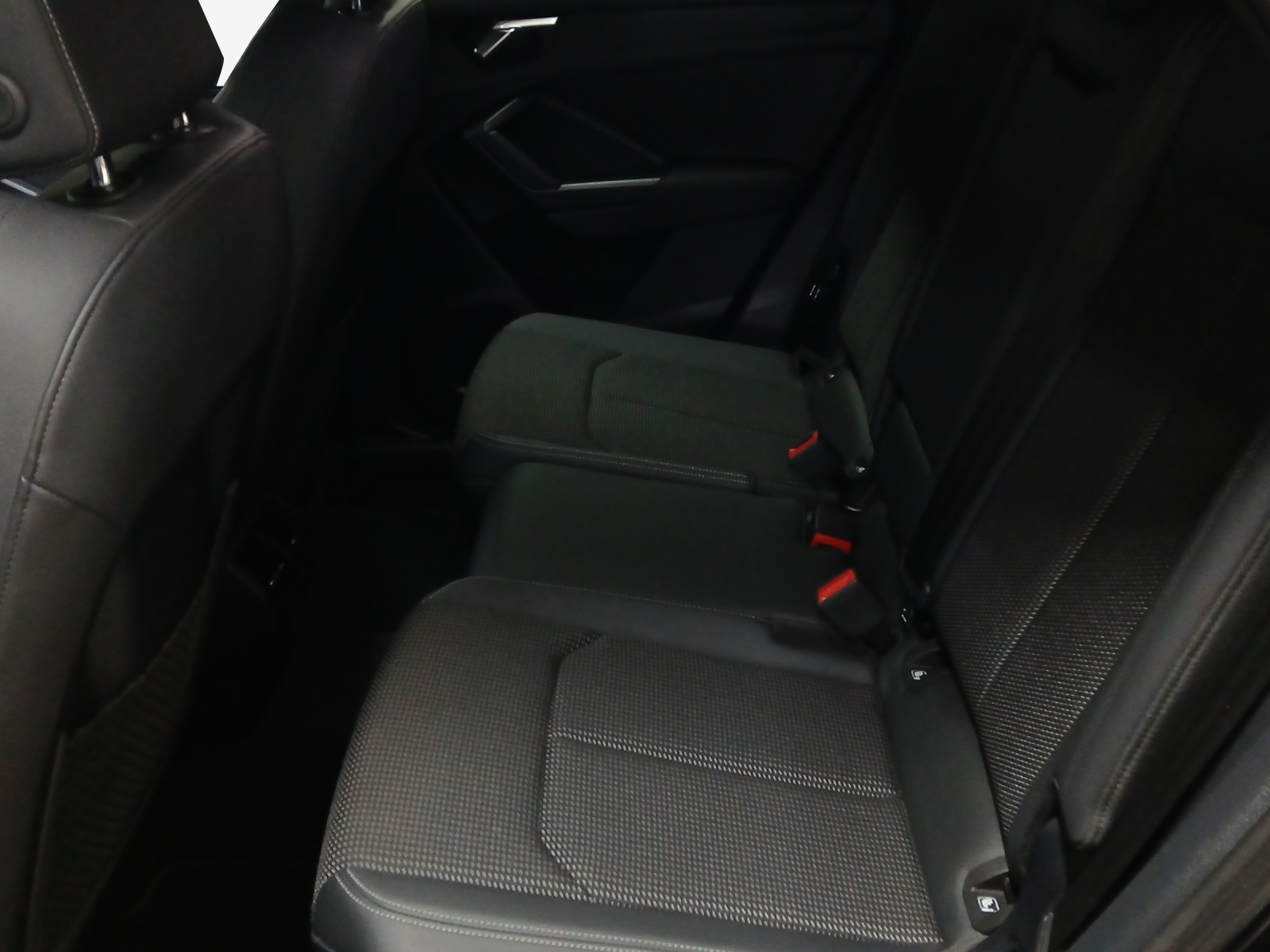 AUDI Q3 Sportback 35 TFSI S line Attraction S-tronic-image-11
