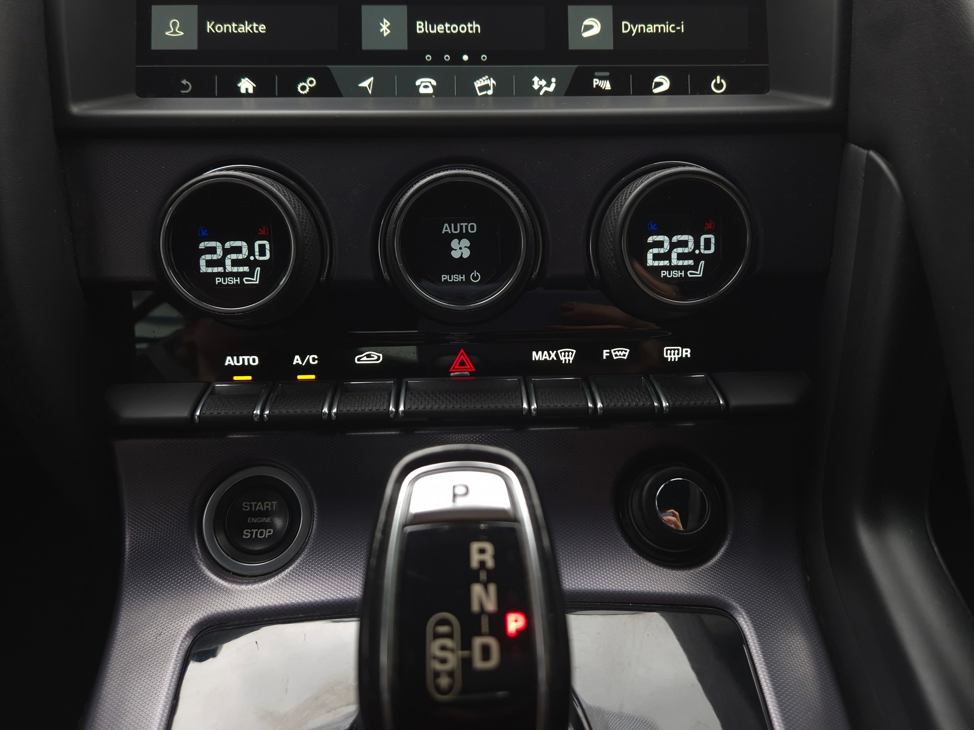 JAGUAR F-Type Convertible 5.0 V8 S/C R AWD Automatik-image-23