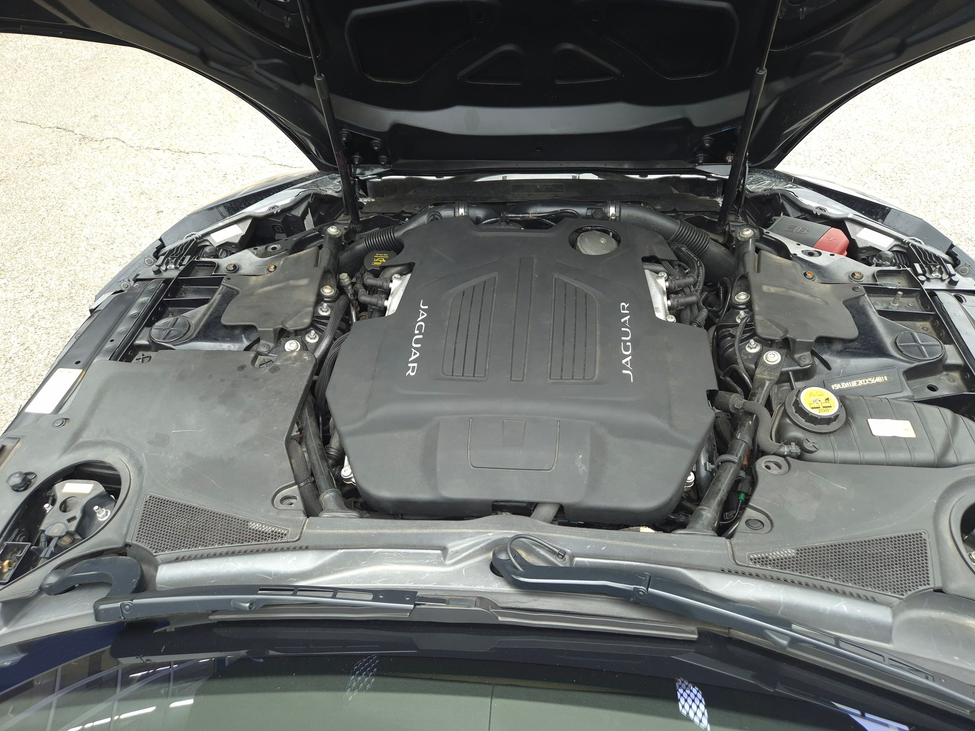 JAGUAR F-Type Convertible 5.0 V8 S/C R AWD Automatik-image-27