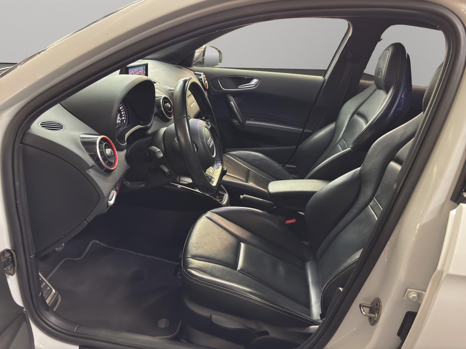 AUDI S1 Sportback 2.0 TFSI quattro-image-5