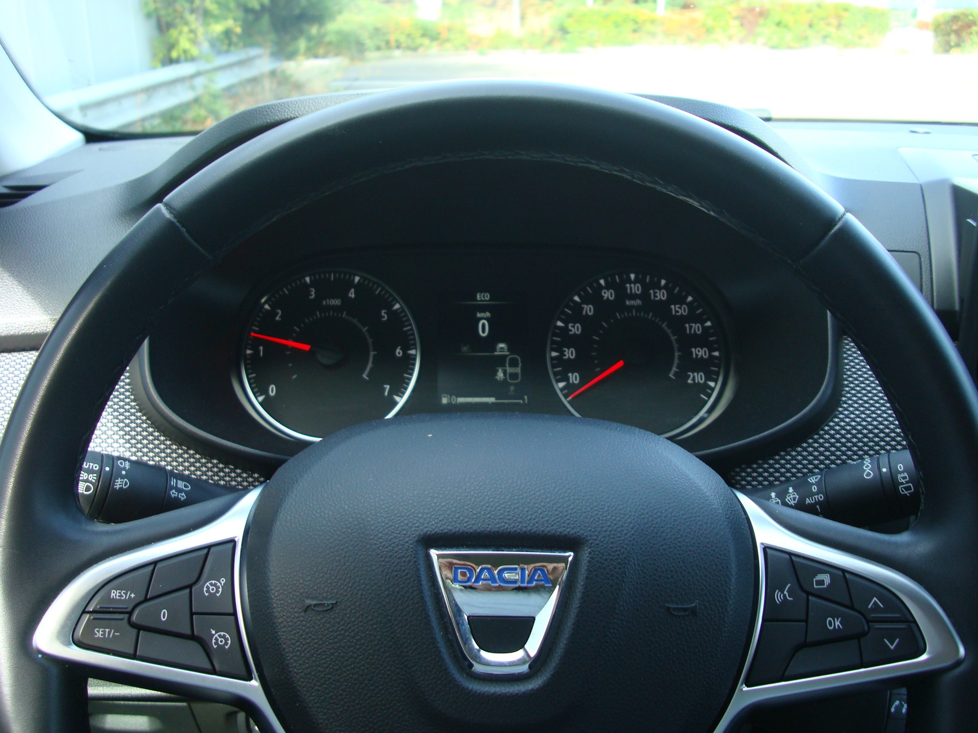DACIA 1.0 TCe Comfort-image-5